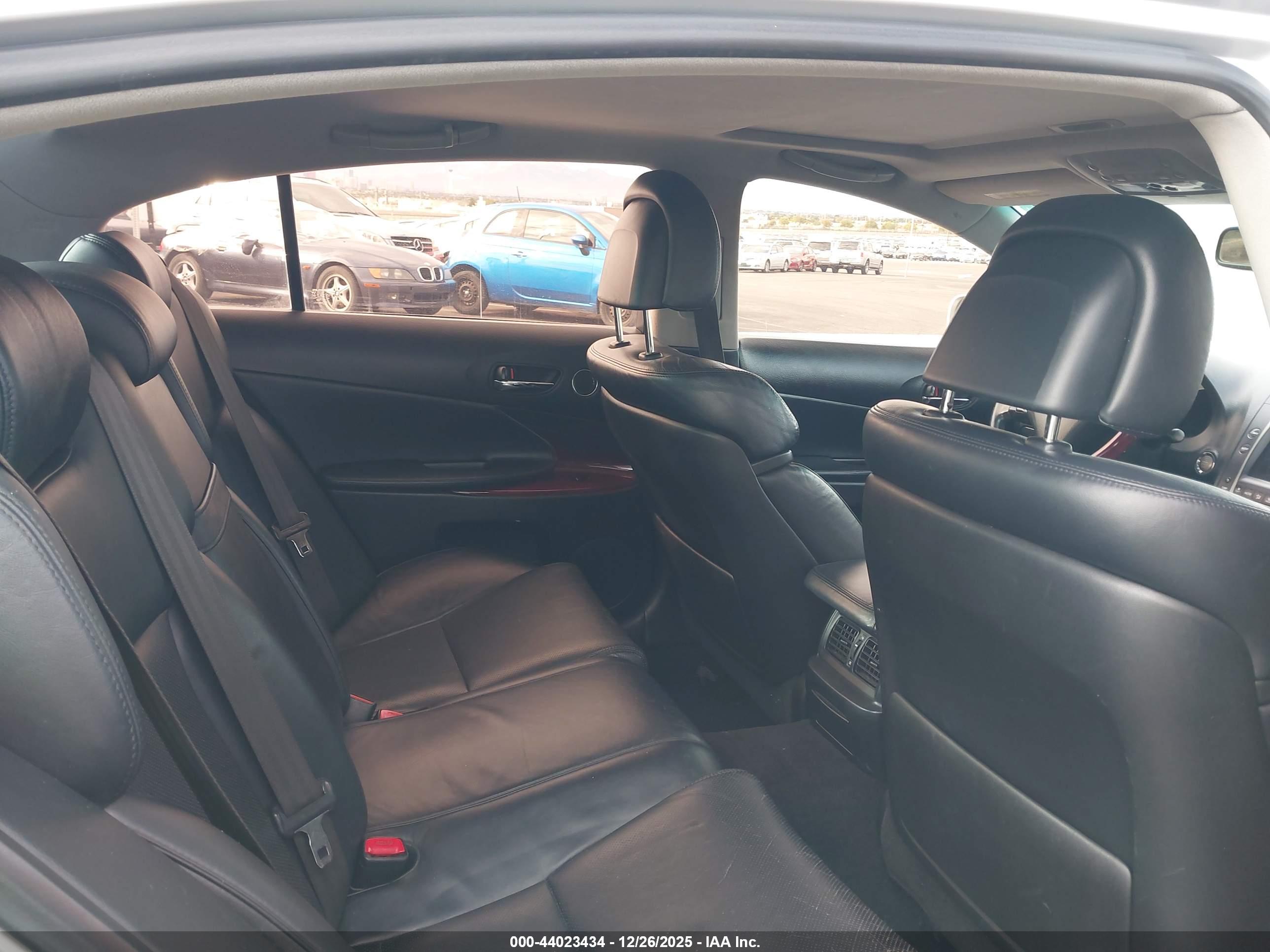 LEXUS GS image 8
