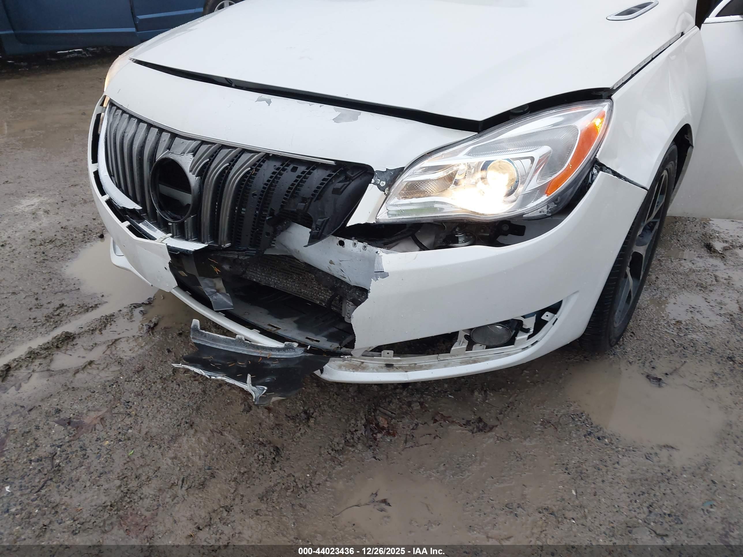 BUICK REGAL image 6