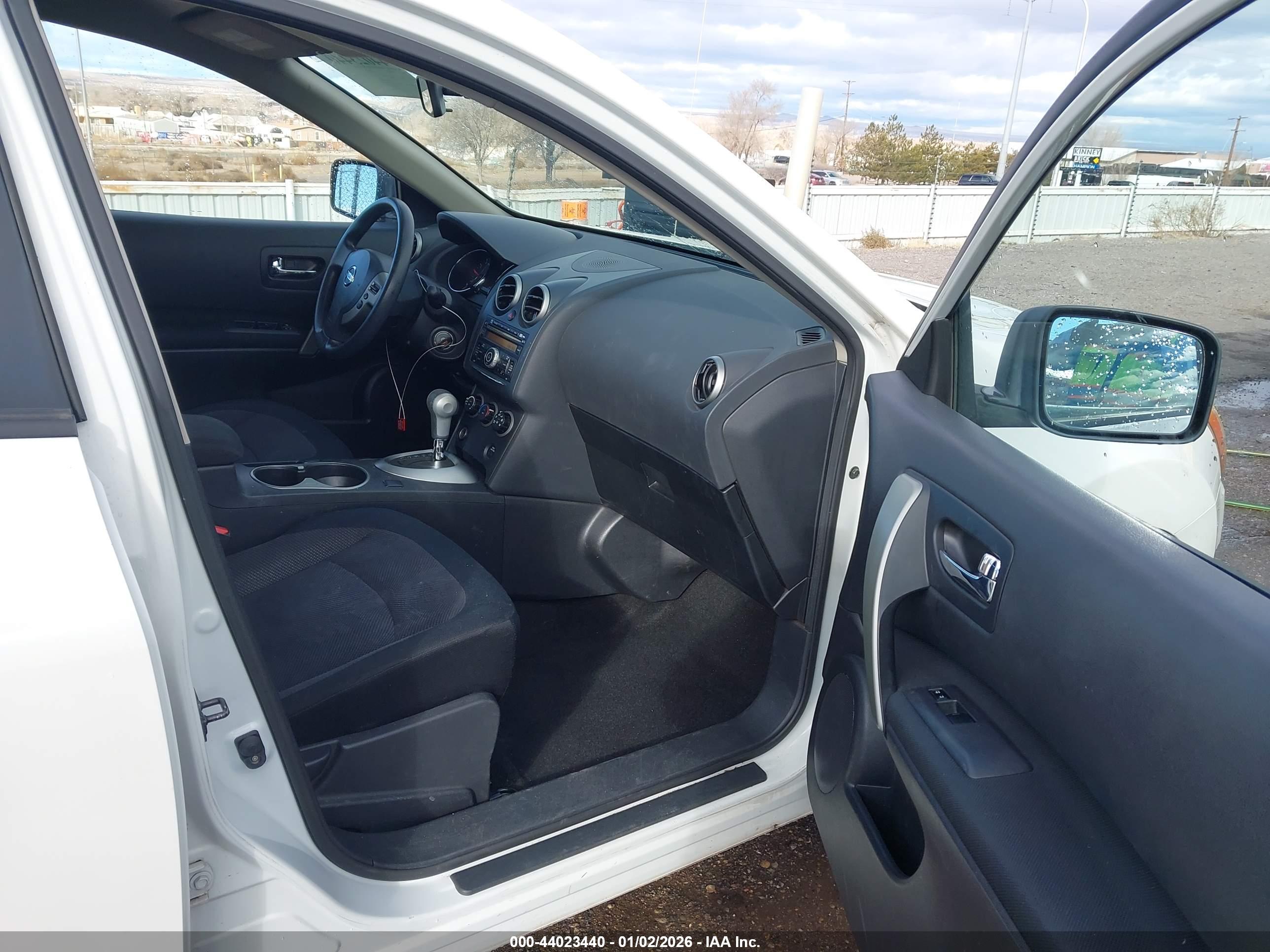 NISSAN ROGUE image 5
