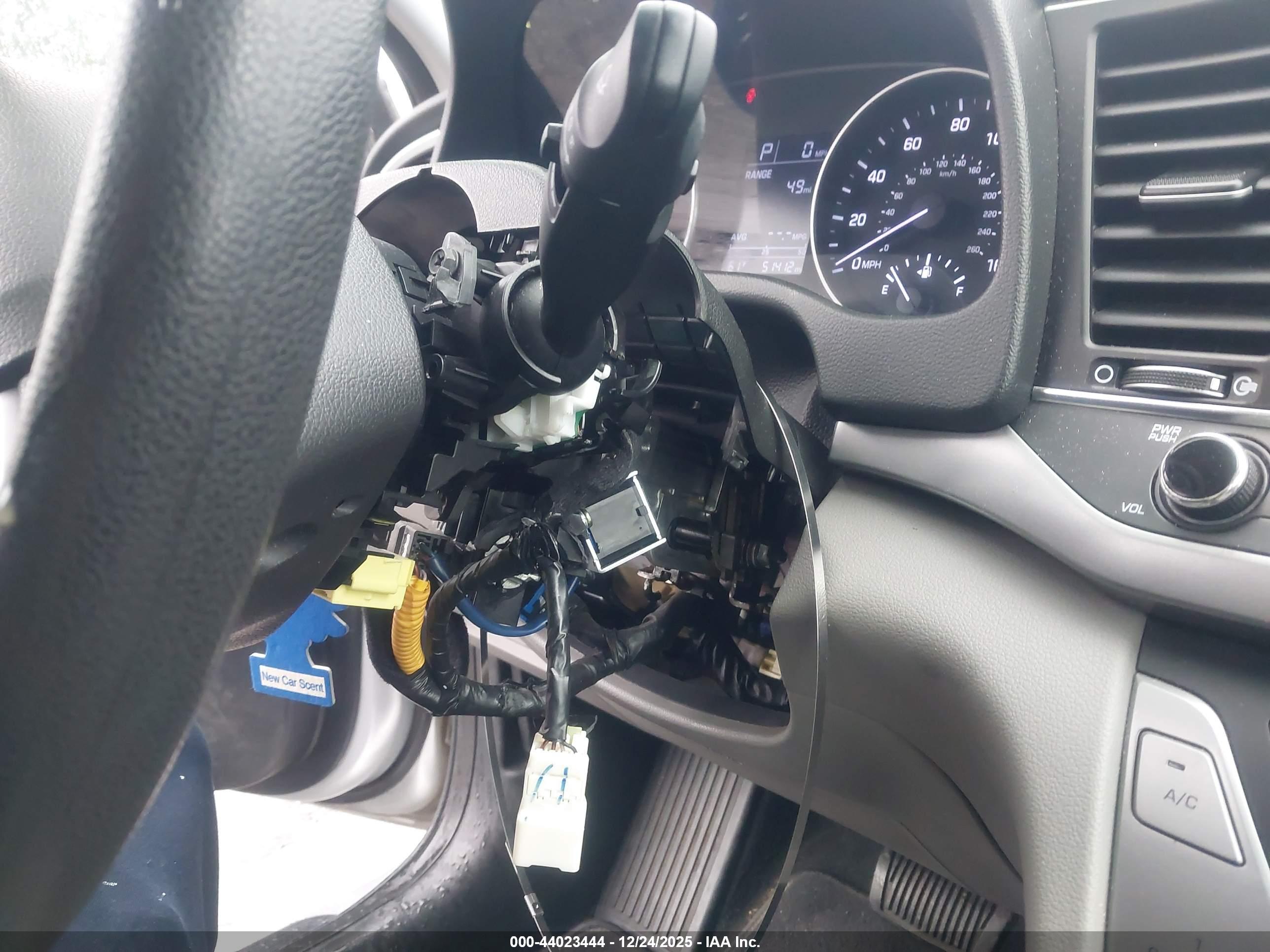 HYUNDAI ELANTRA image 6