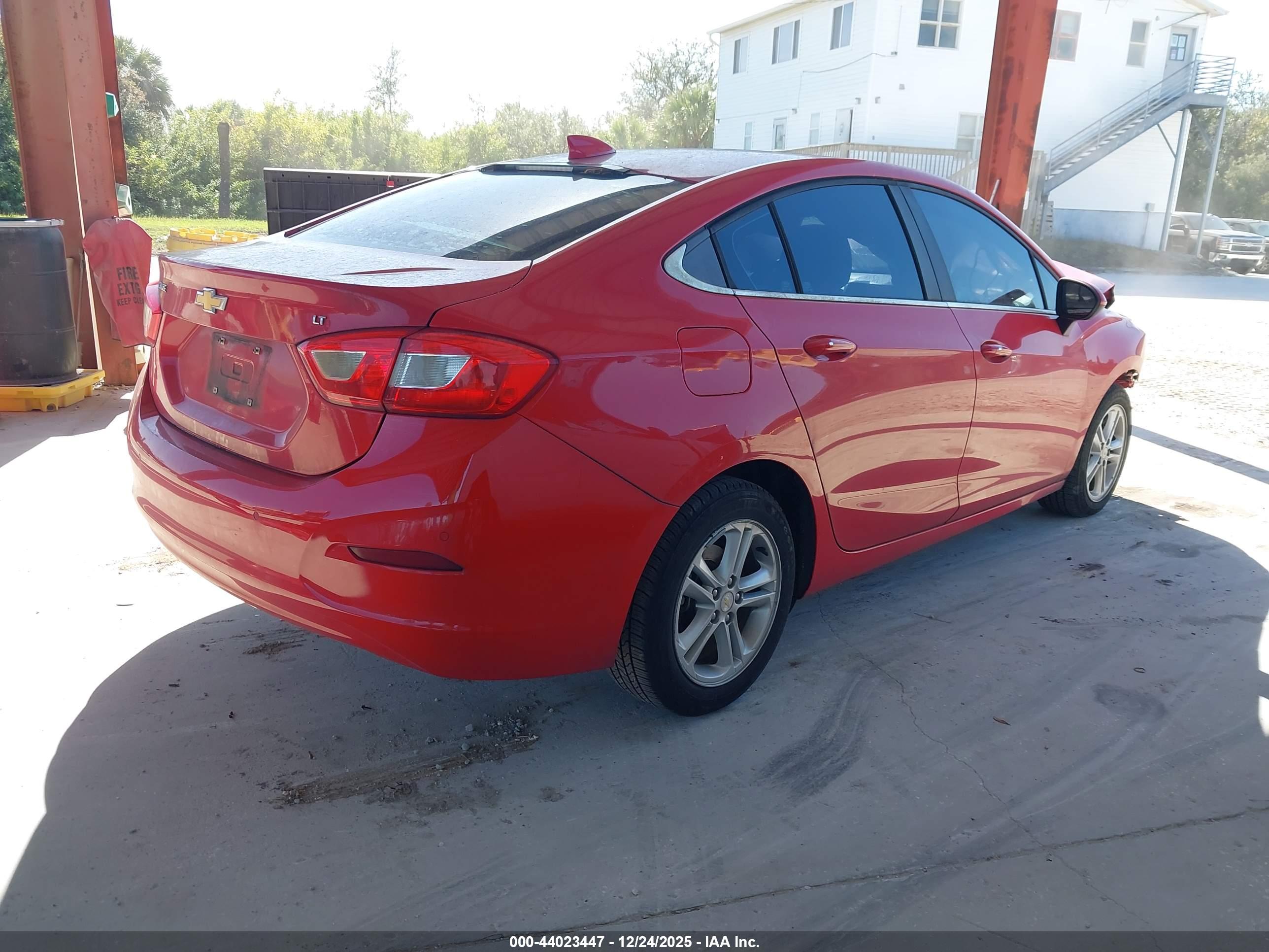 CHEVROLET CRUZE image 4