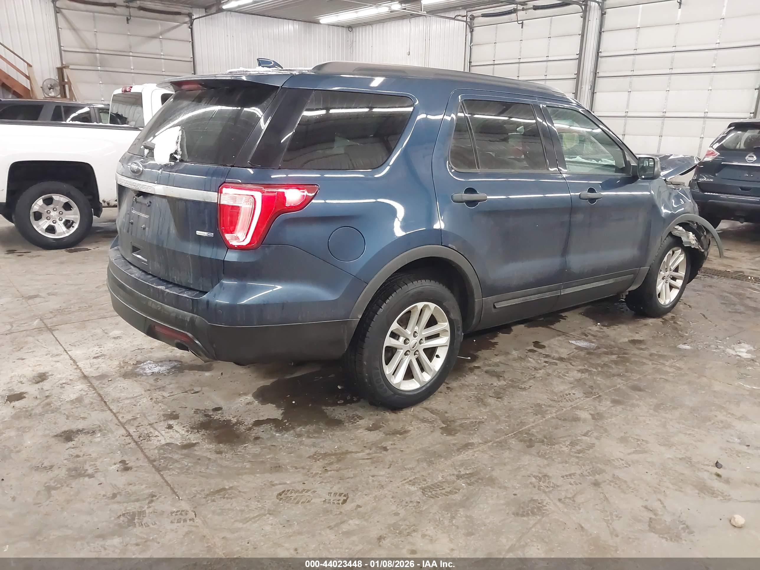 FORD EXPLORER image 4