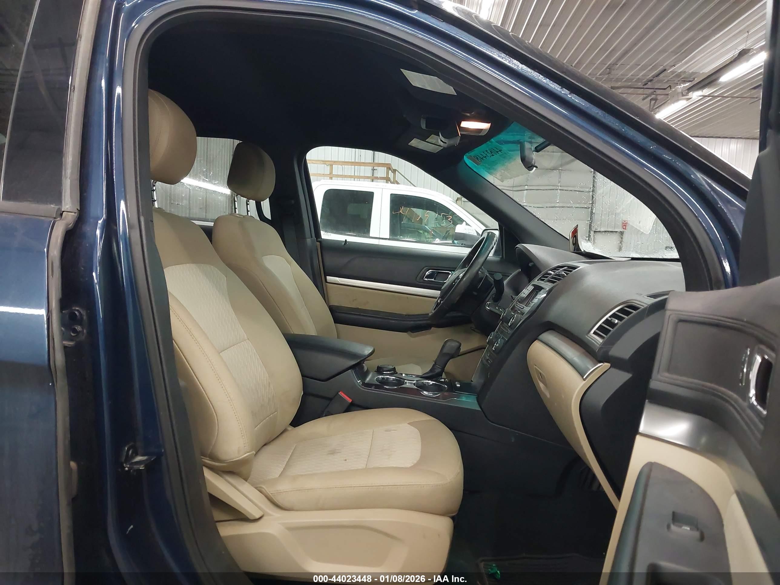 FORD EXPLORER image 5