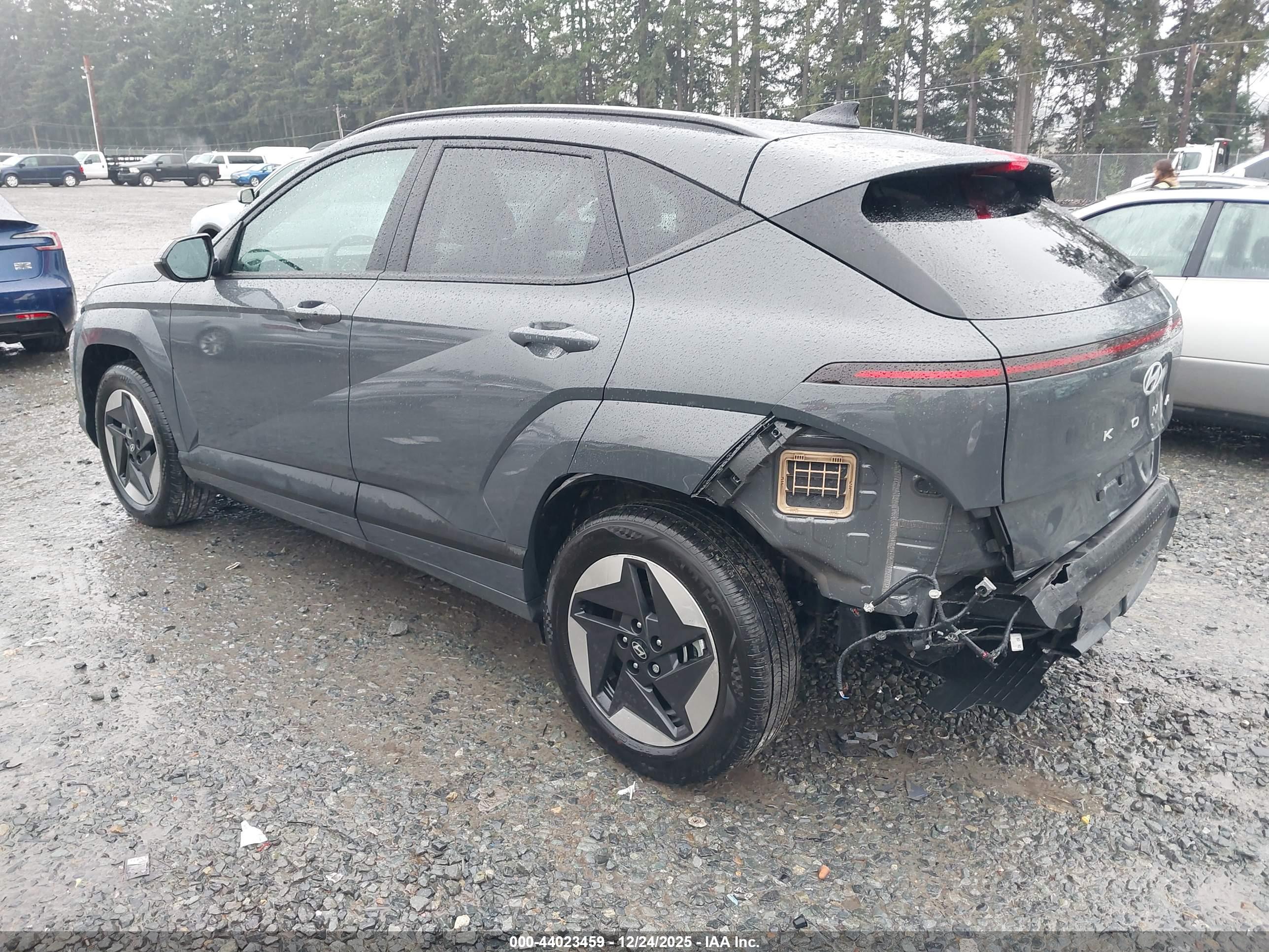 HYUNDAI KONA image 3
