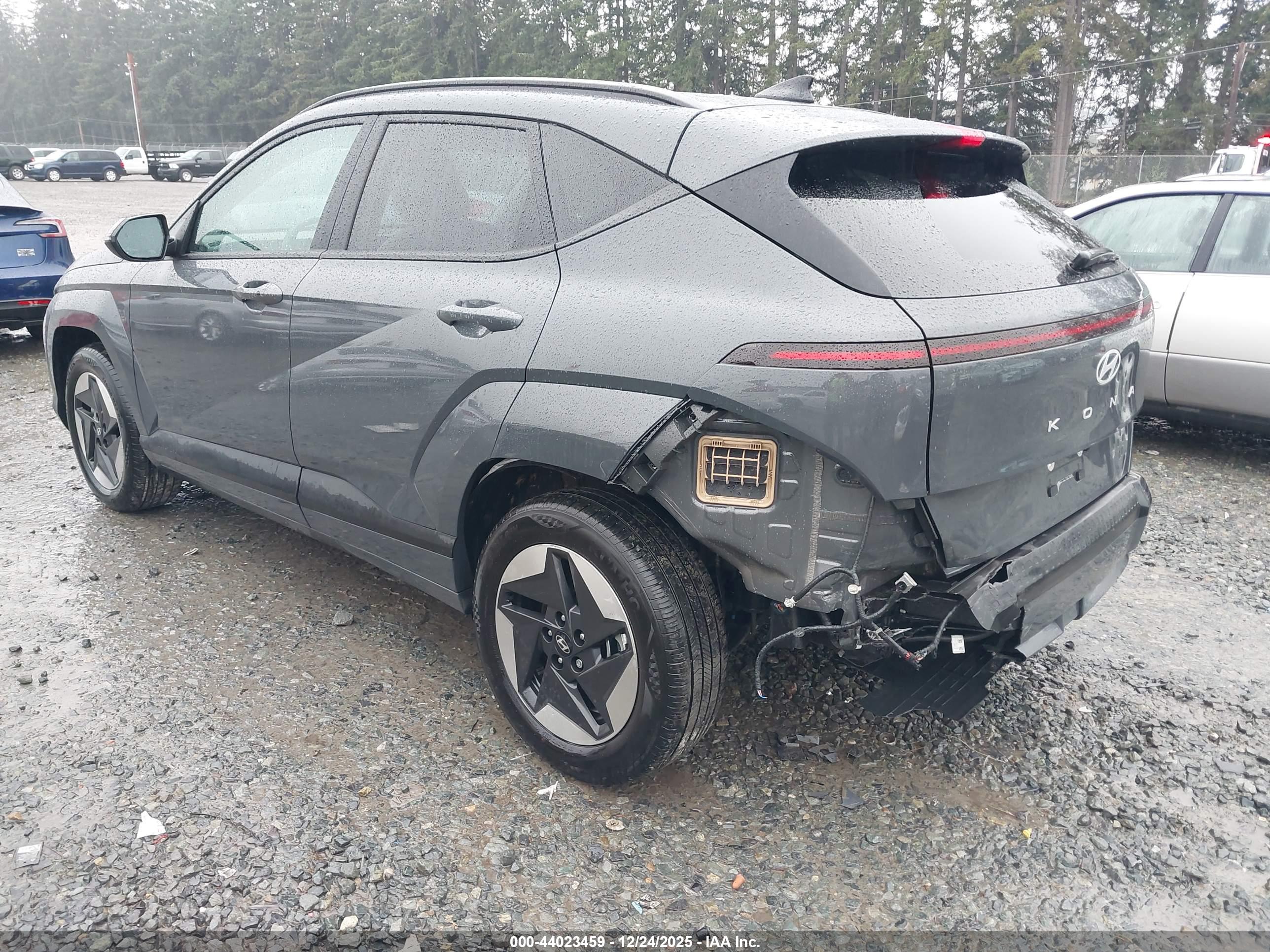 HYUNDAI KONA image 6