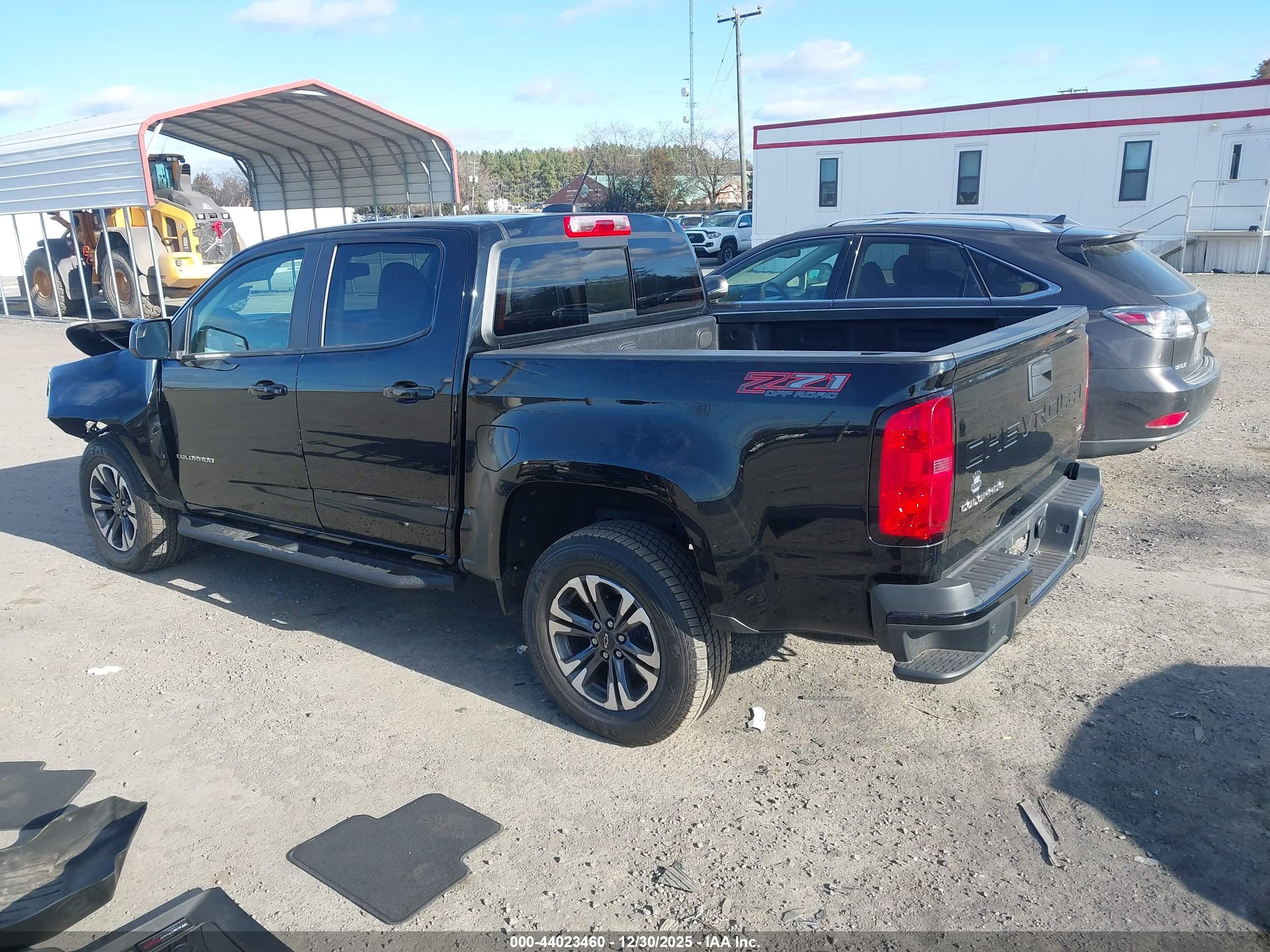 CHEVROLET COLORADO image 3