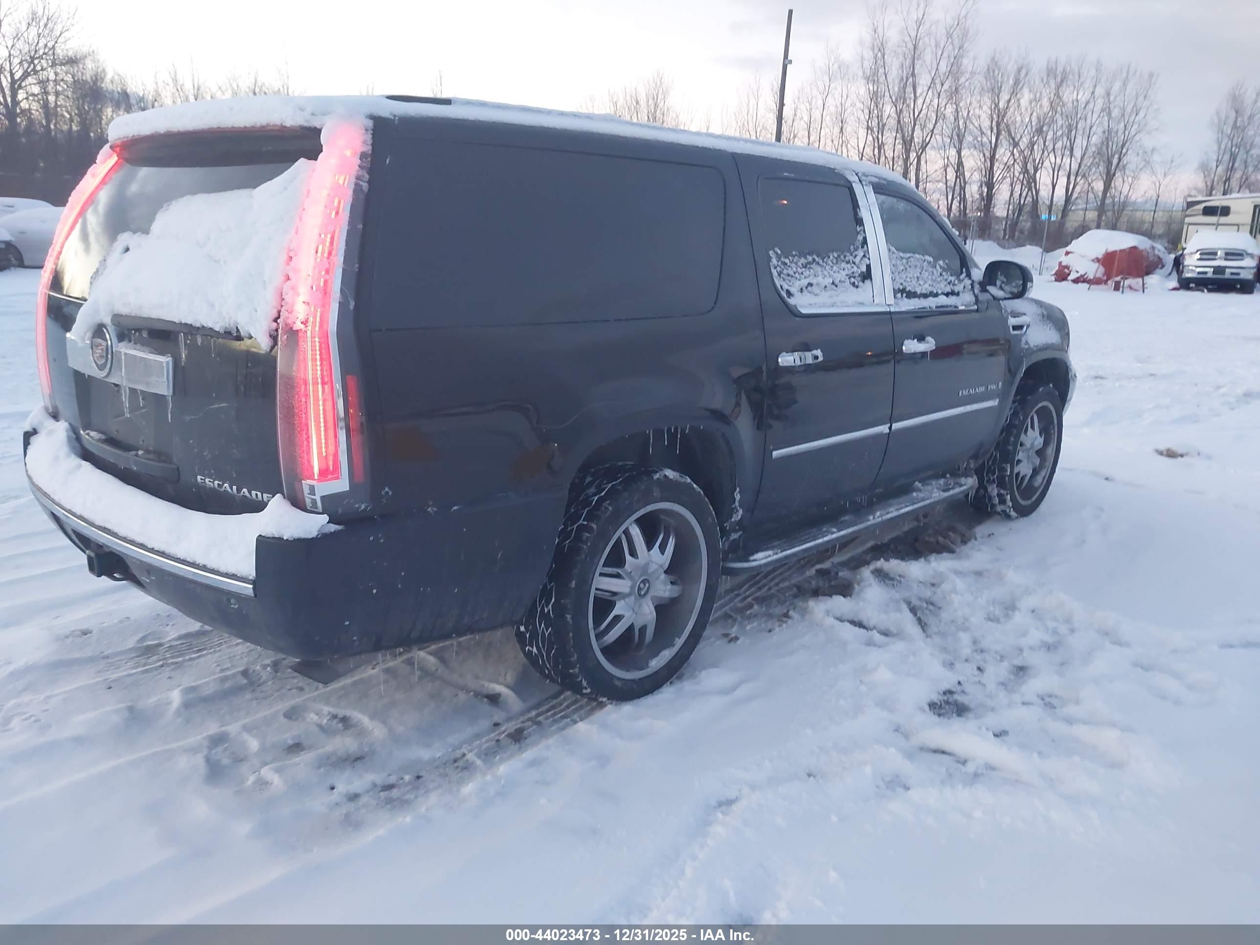 CADILLAC ESCALADE image 4