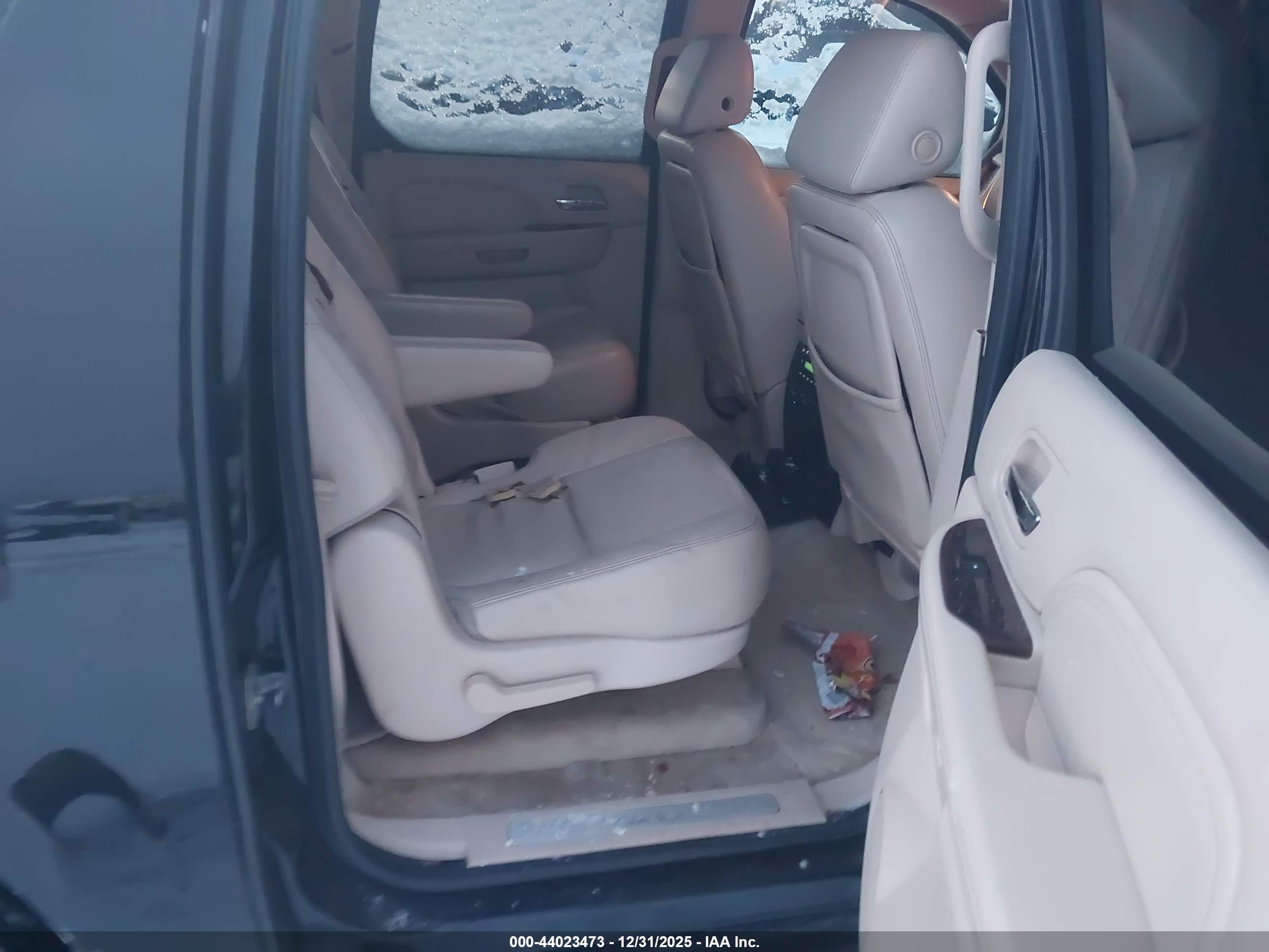 CADILLAC ESCALADE image 8