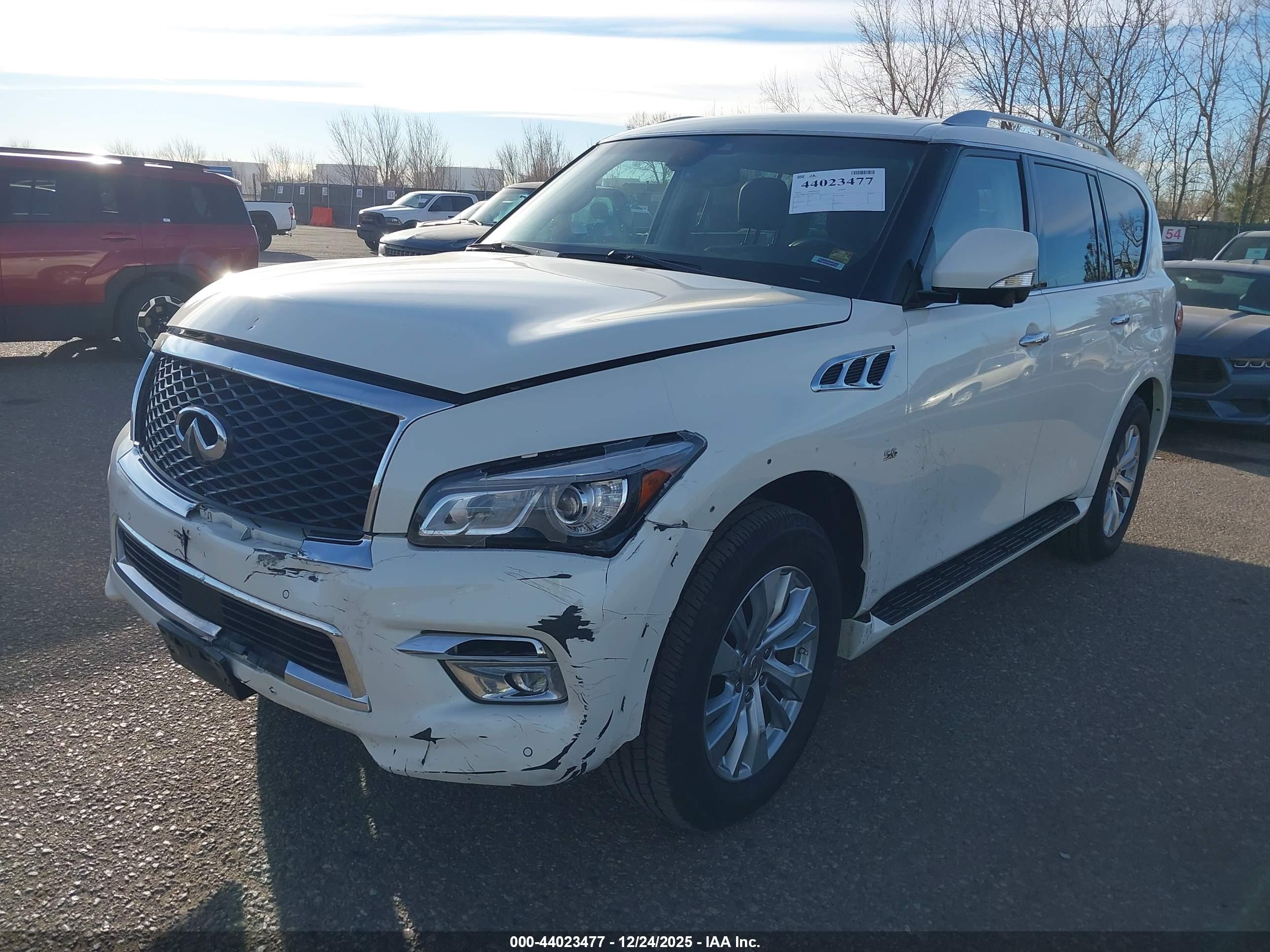 INFINITI QX80 image 2