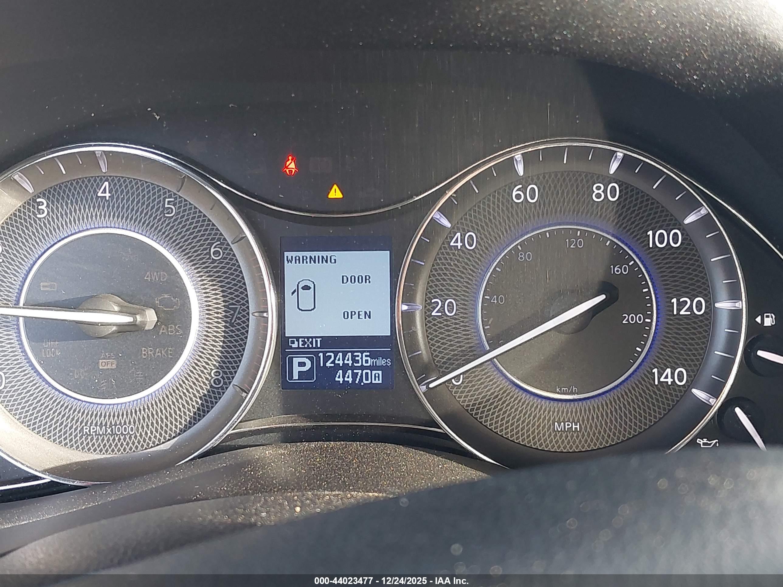 INFINITI QX80 image 7