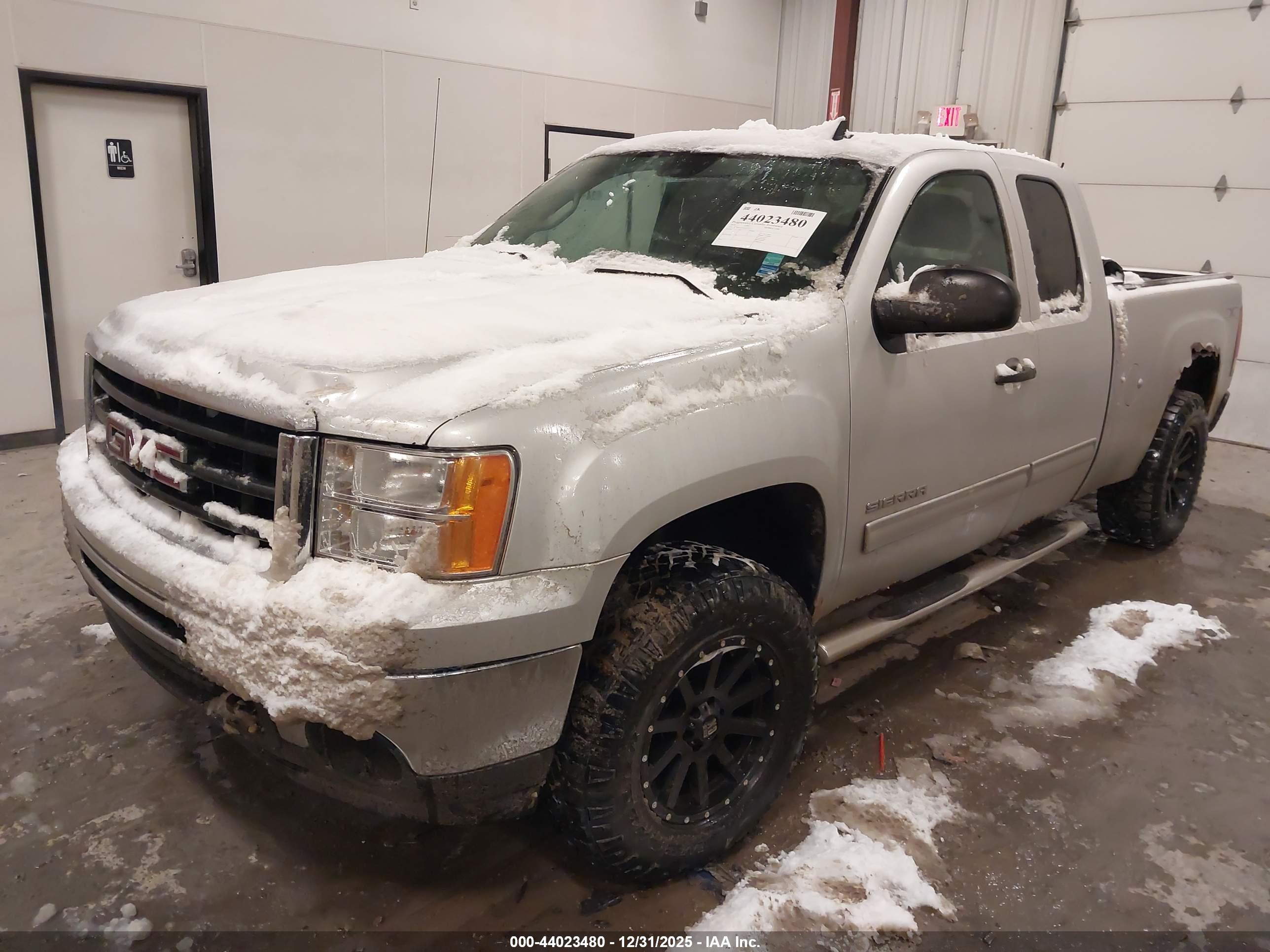 GMC SIERRA image 2