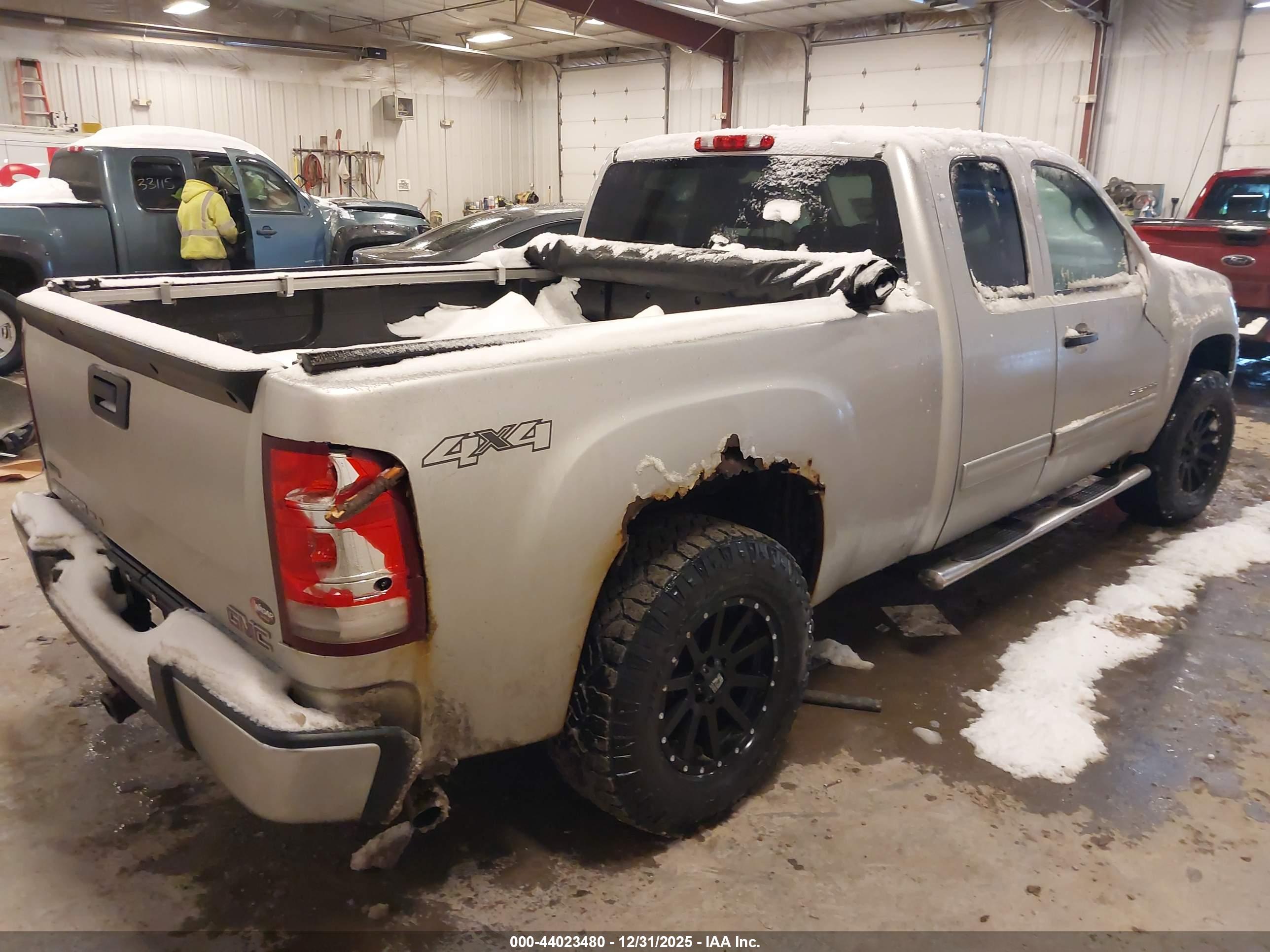 GMC SIERRA image 4