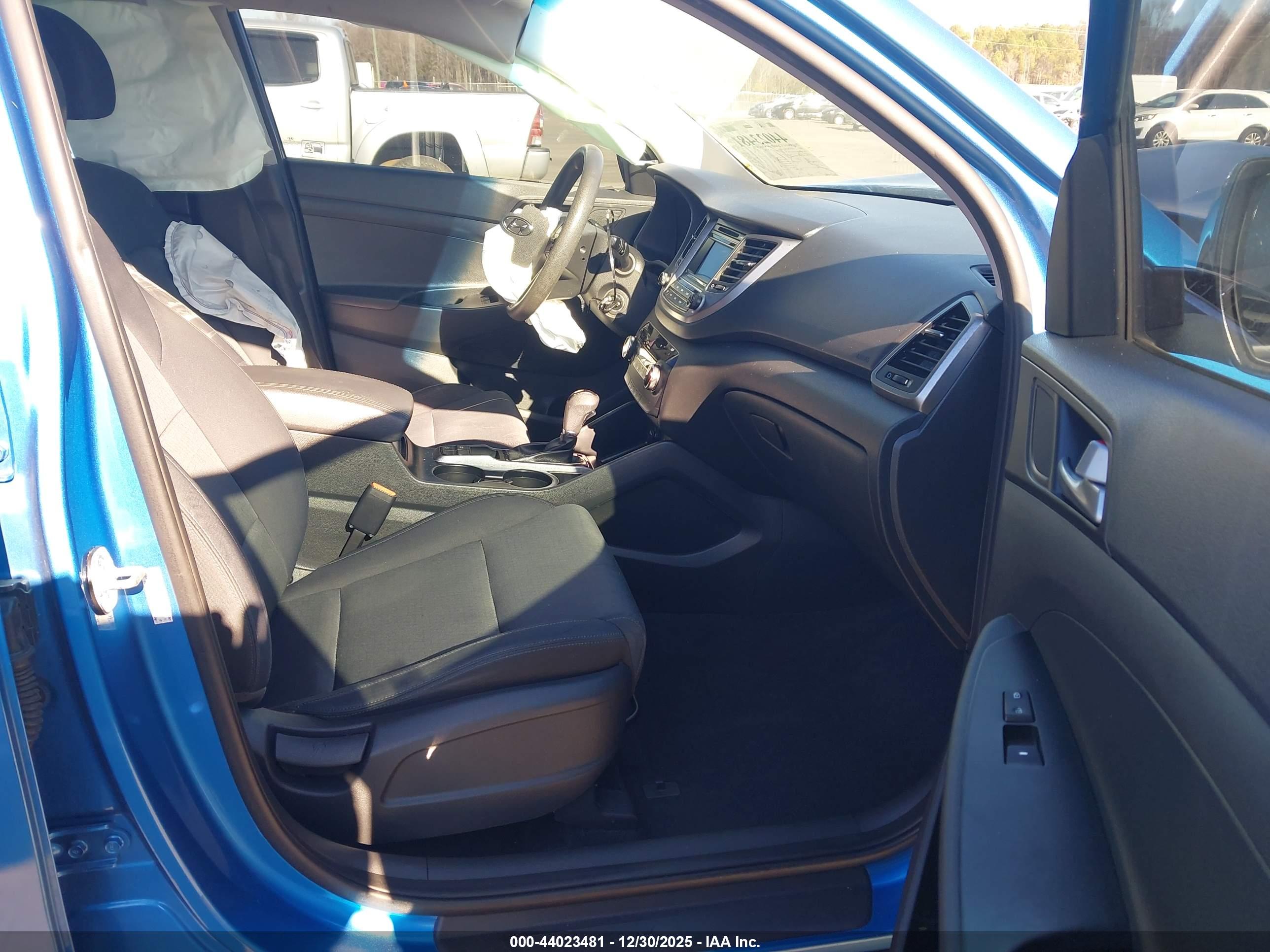 HYUNDAI TUCSON image 5
