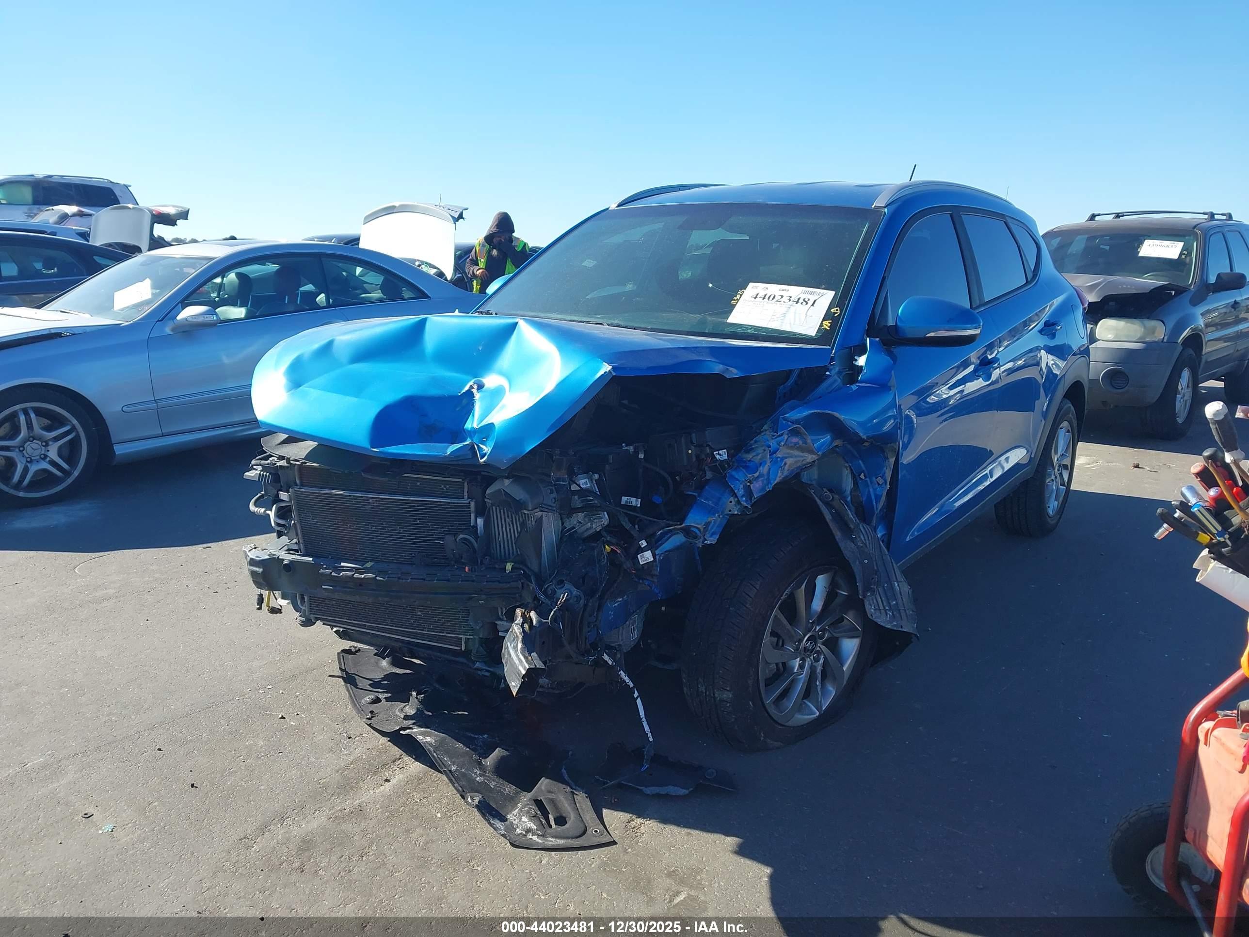 HYUNDAI TUCSON image 6