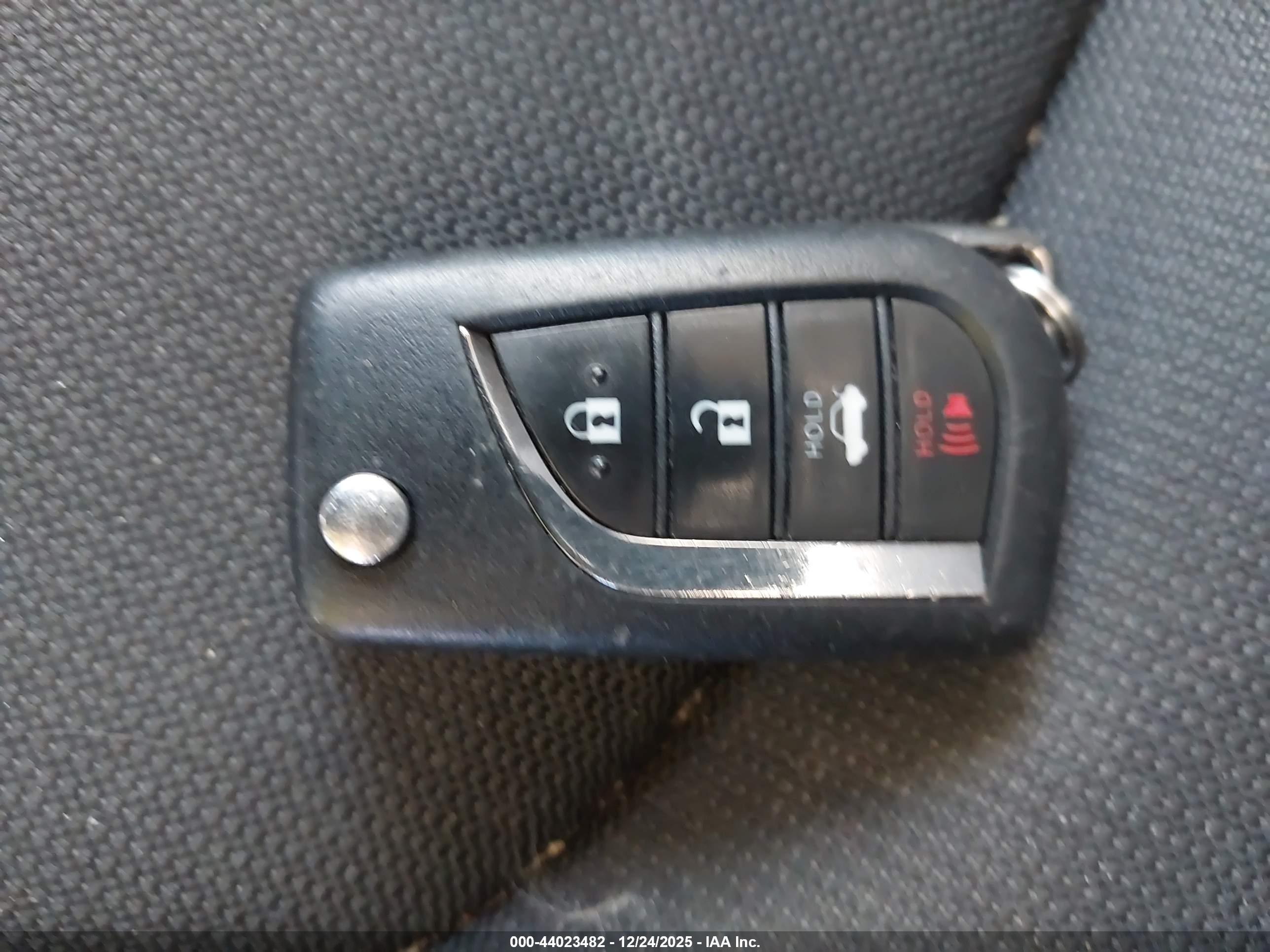 TOYOTA COROLLA image 11