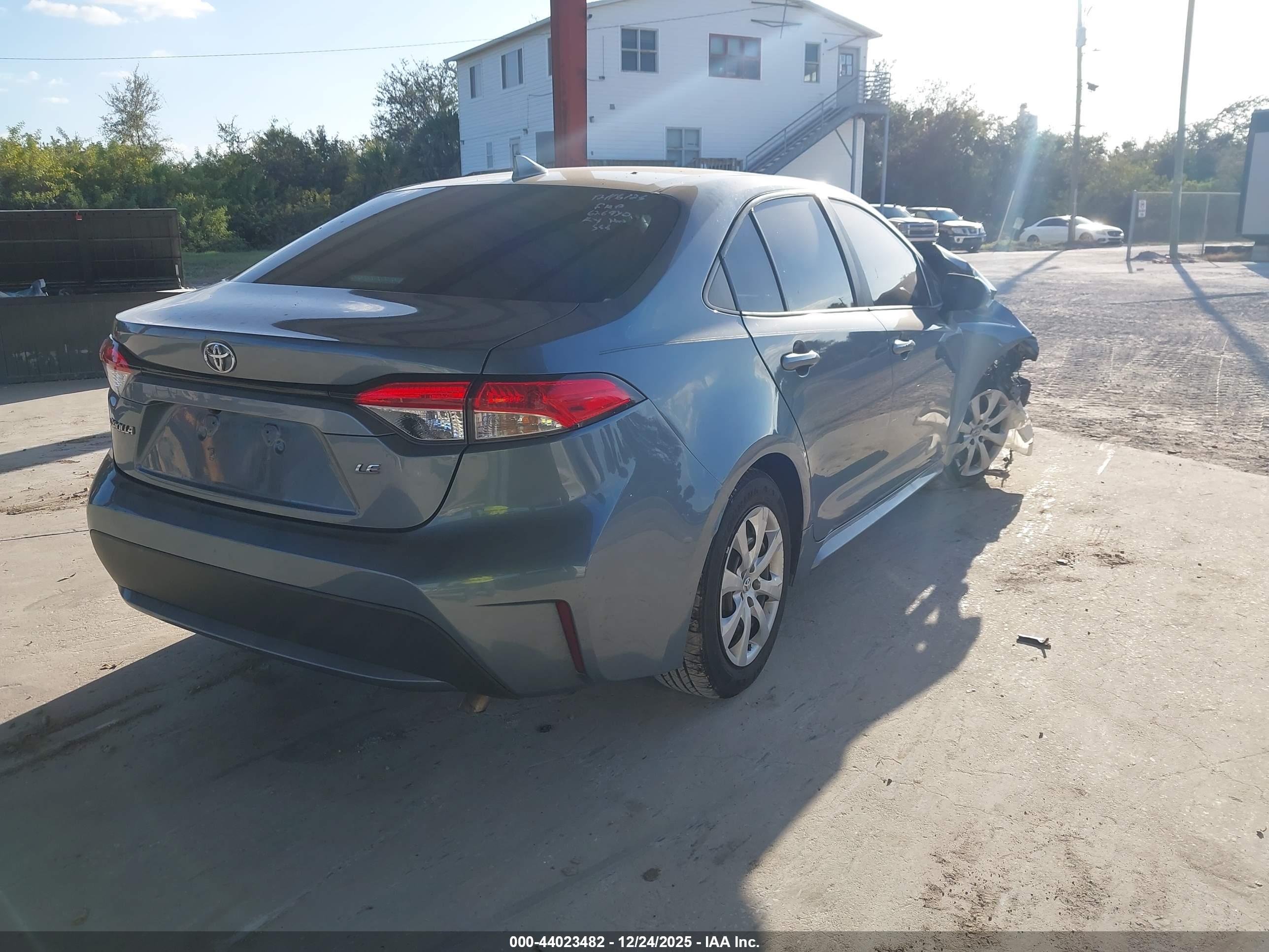 TOYOTA COROLLA image 4