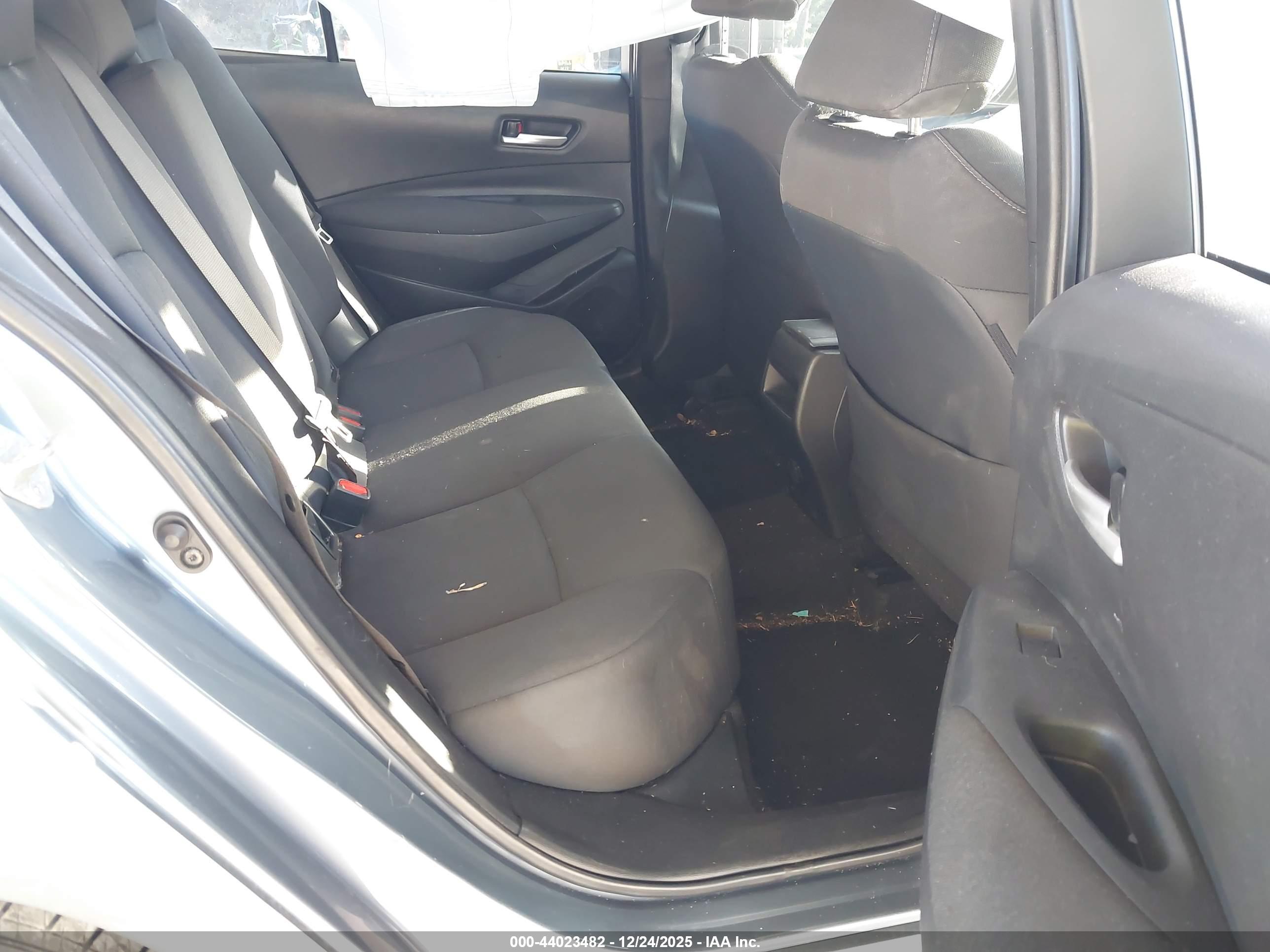 TOYOTA COROLLA image 8