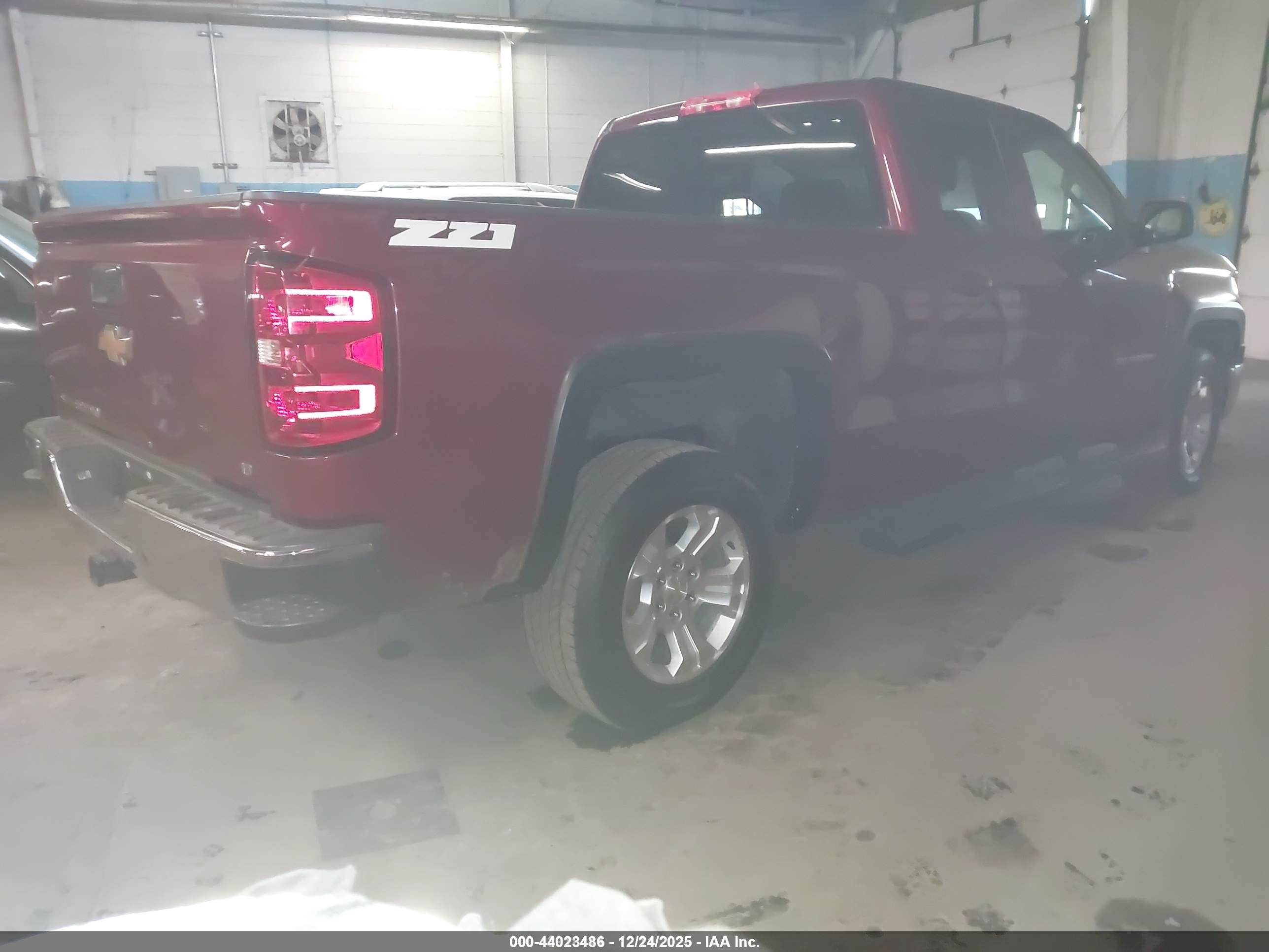 CHEVROLET SILVERADO image 4