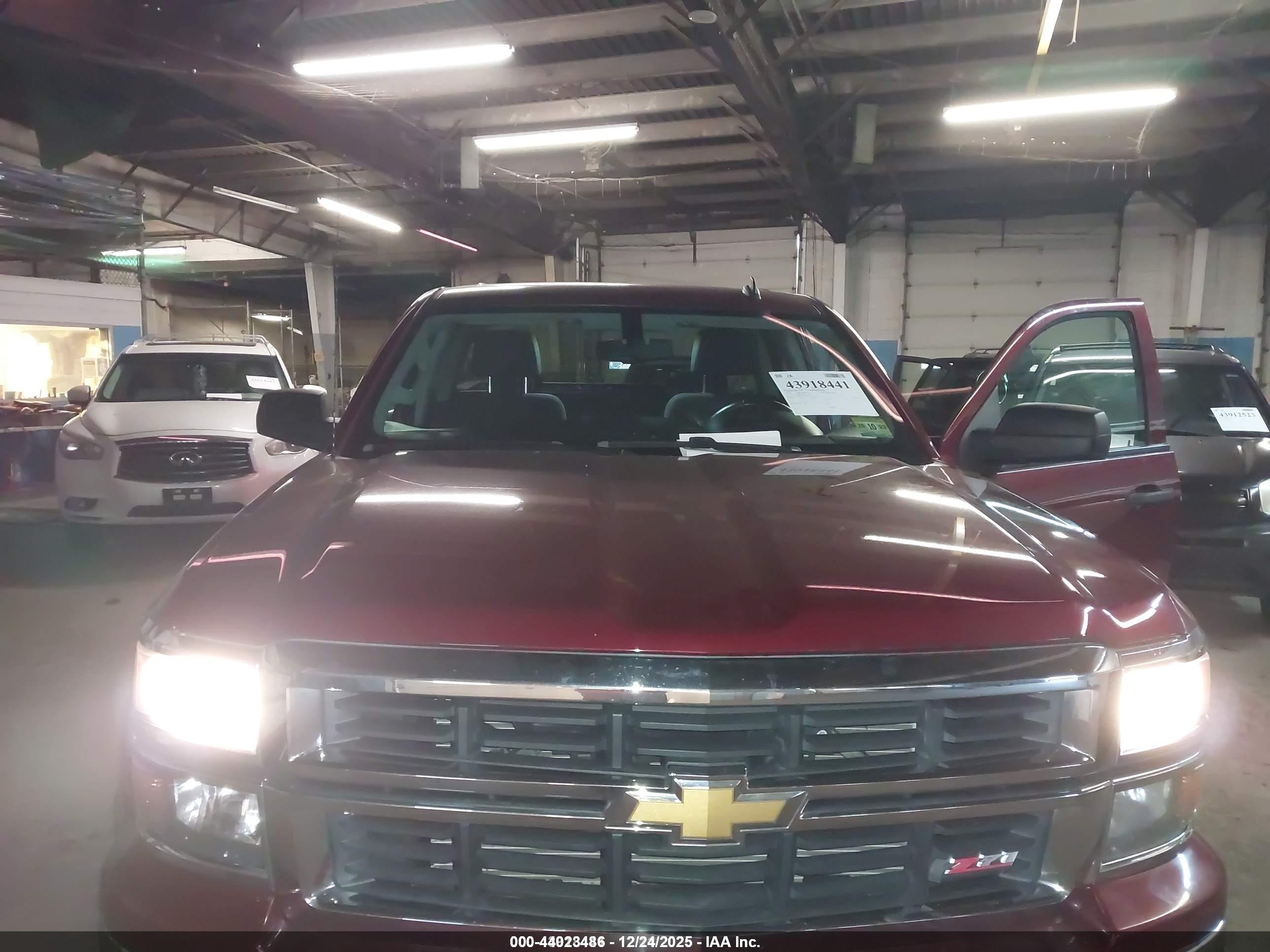 CHEVROLET SILVERADO image 6
