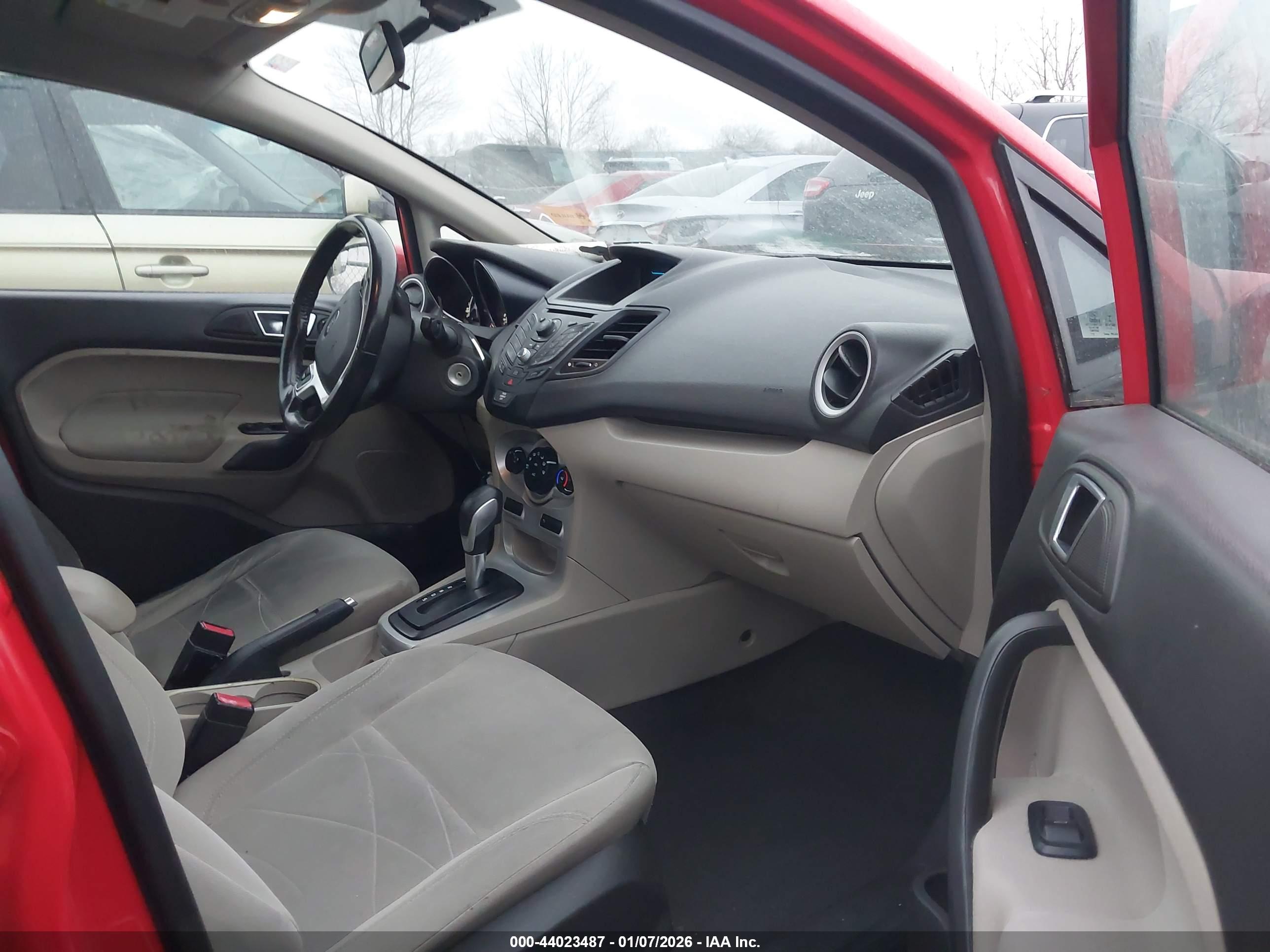 FORD FIESTA image 5
