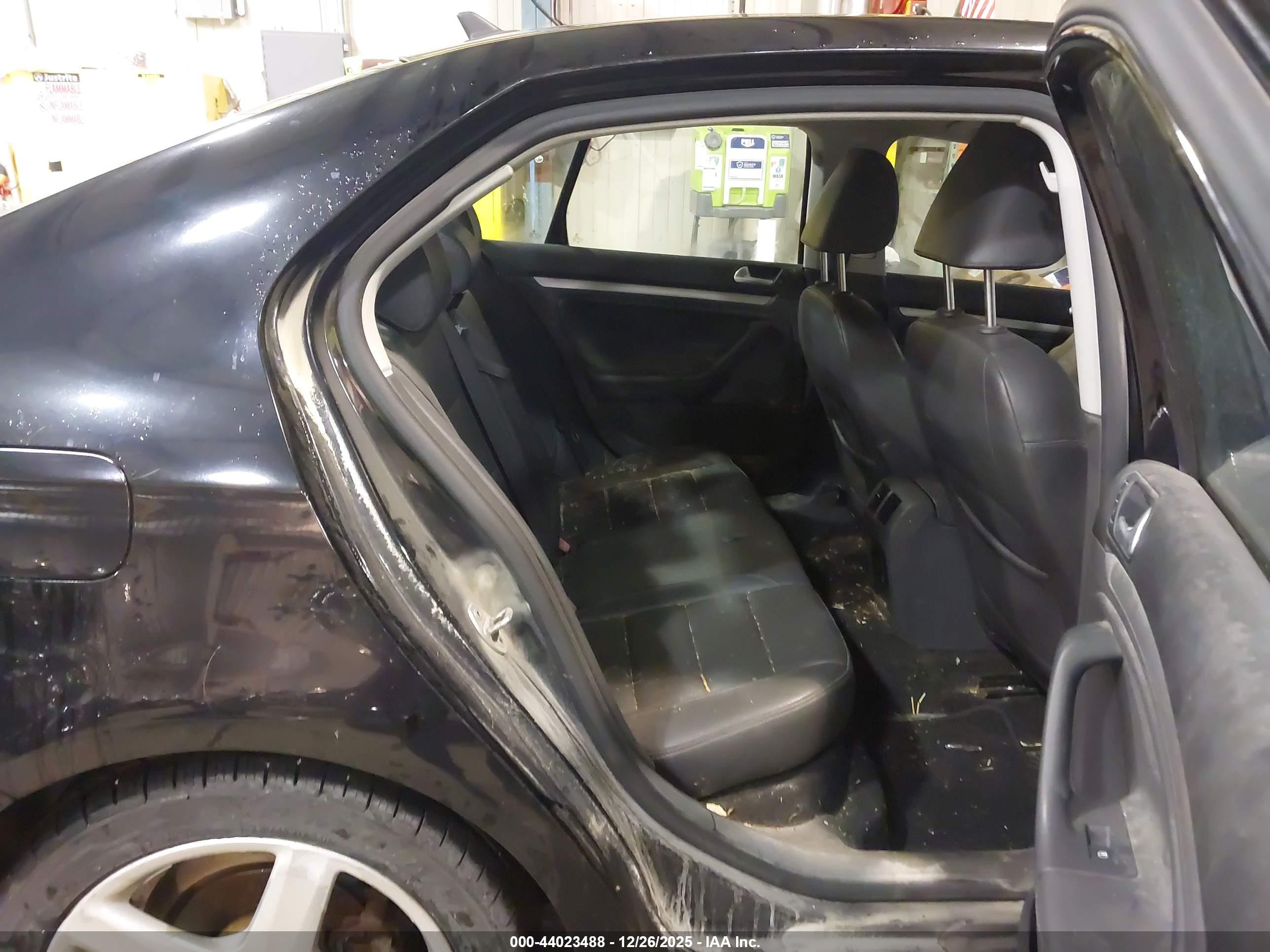 VOLKSWAGEN JETTA image 8