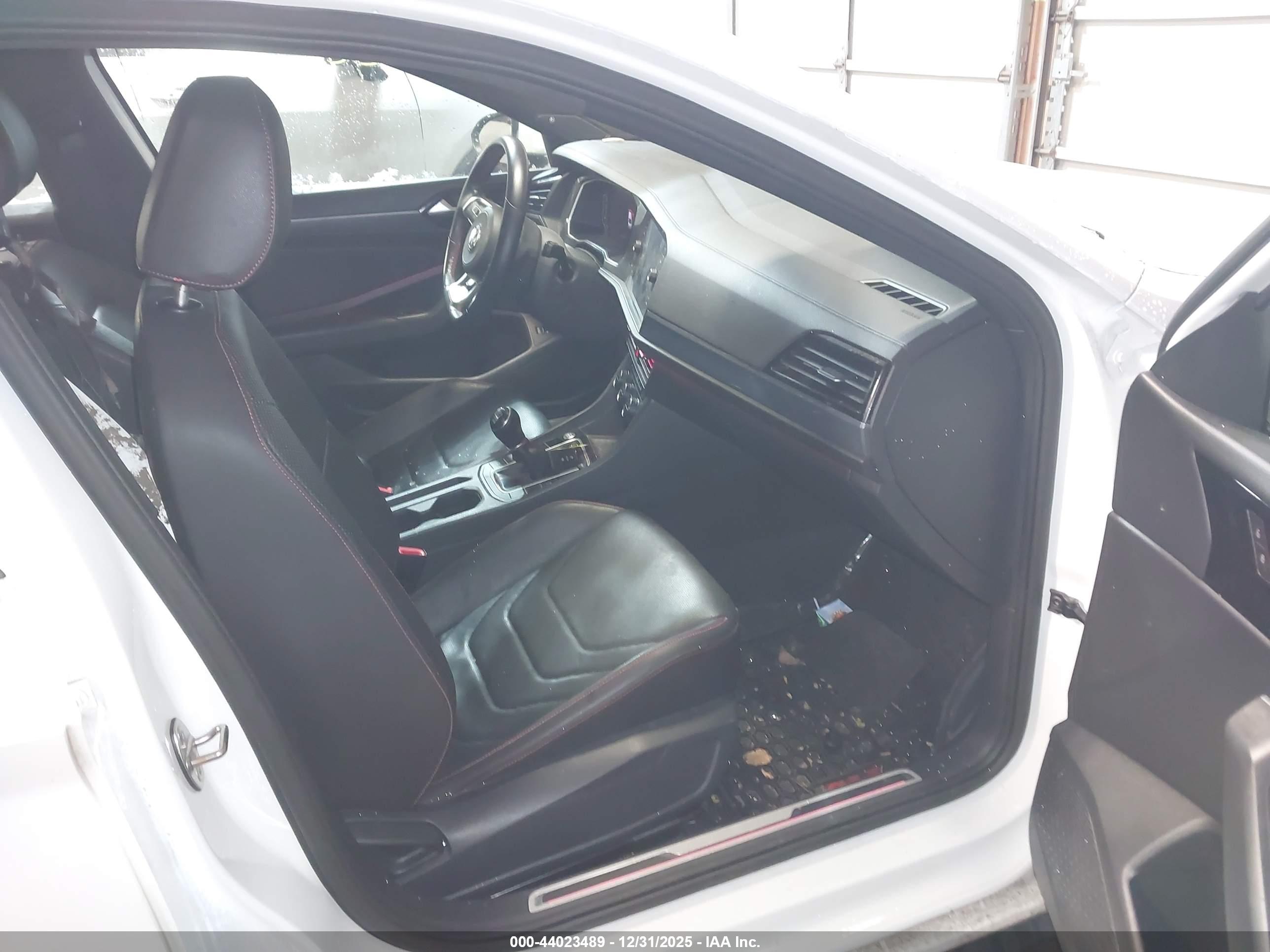 VOLKSWAGEN JETTA image 5
