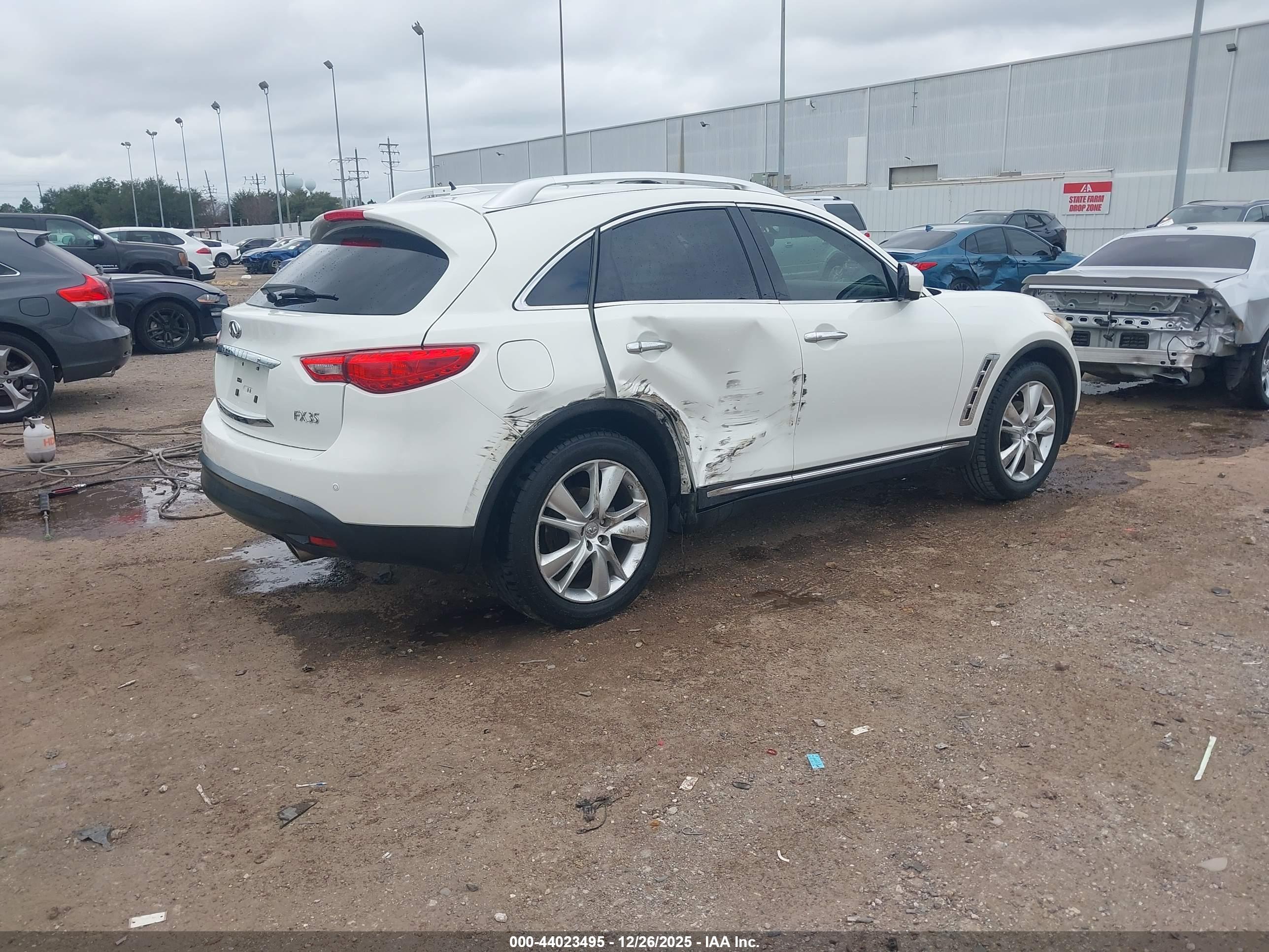 INFINITI FX35 image 4