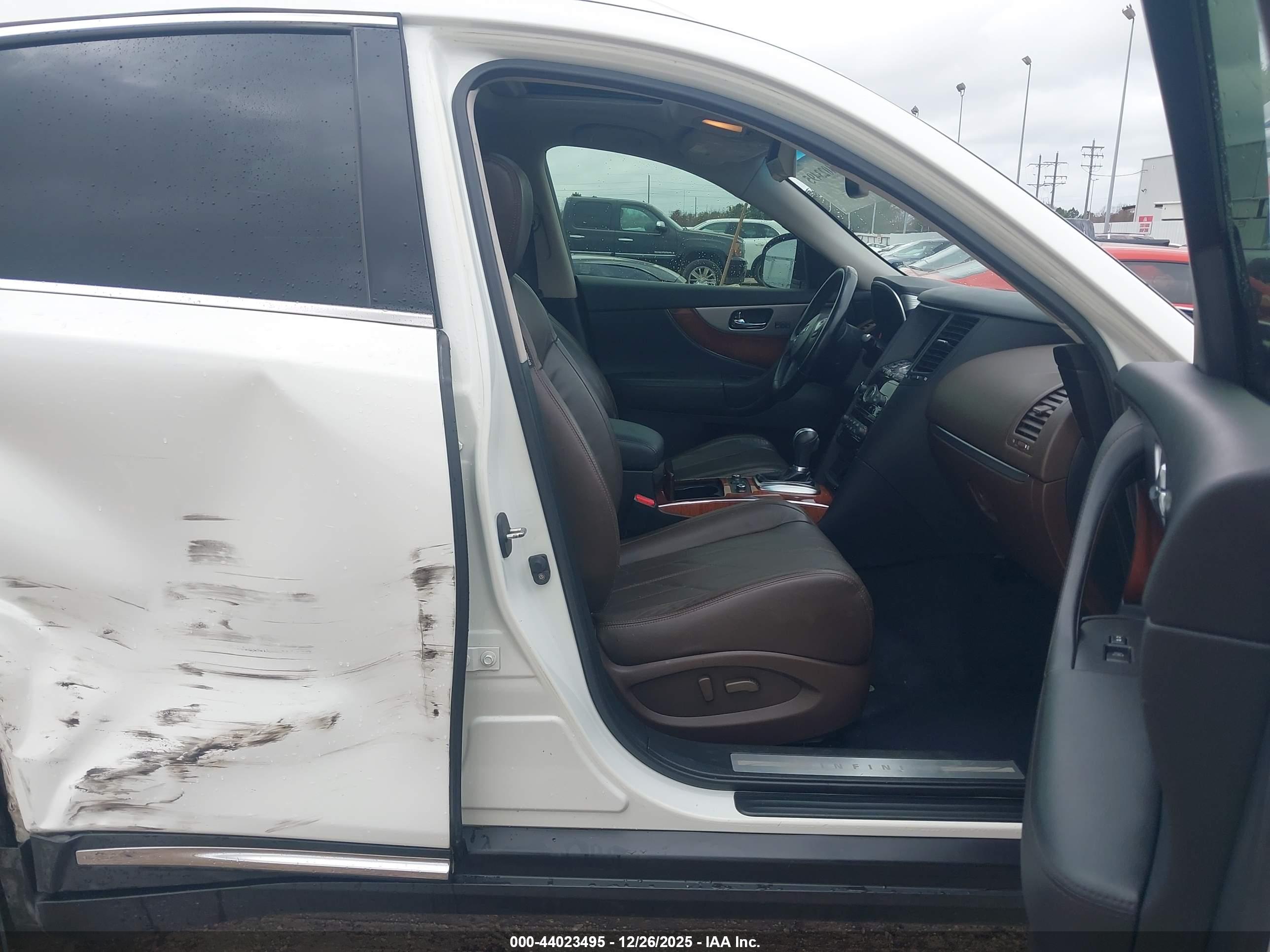 INFINITI FX35 image 5