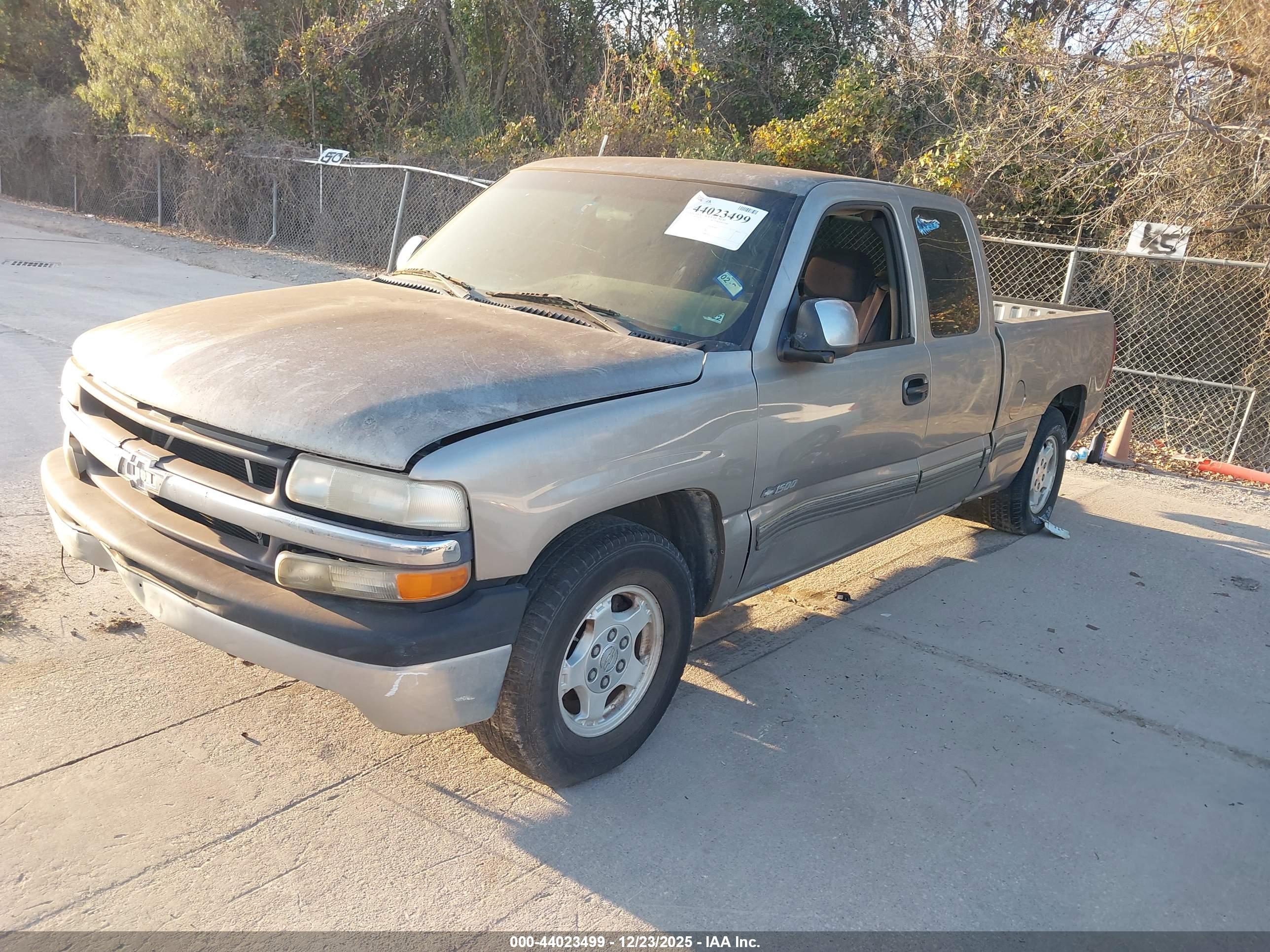 CHEVROLET SILVERADO image 2