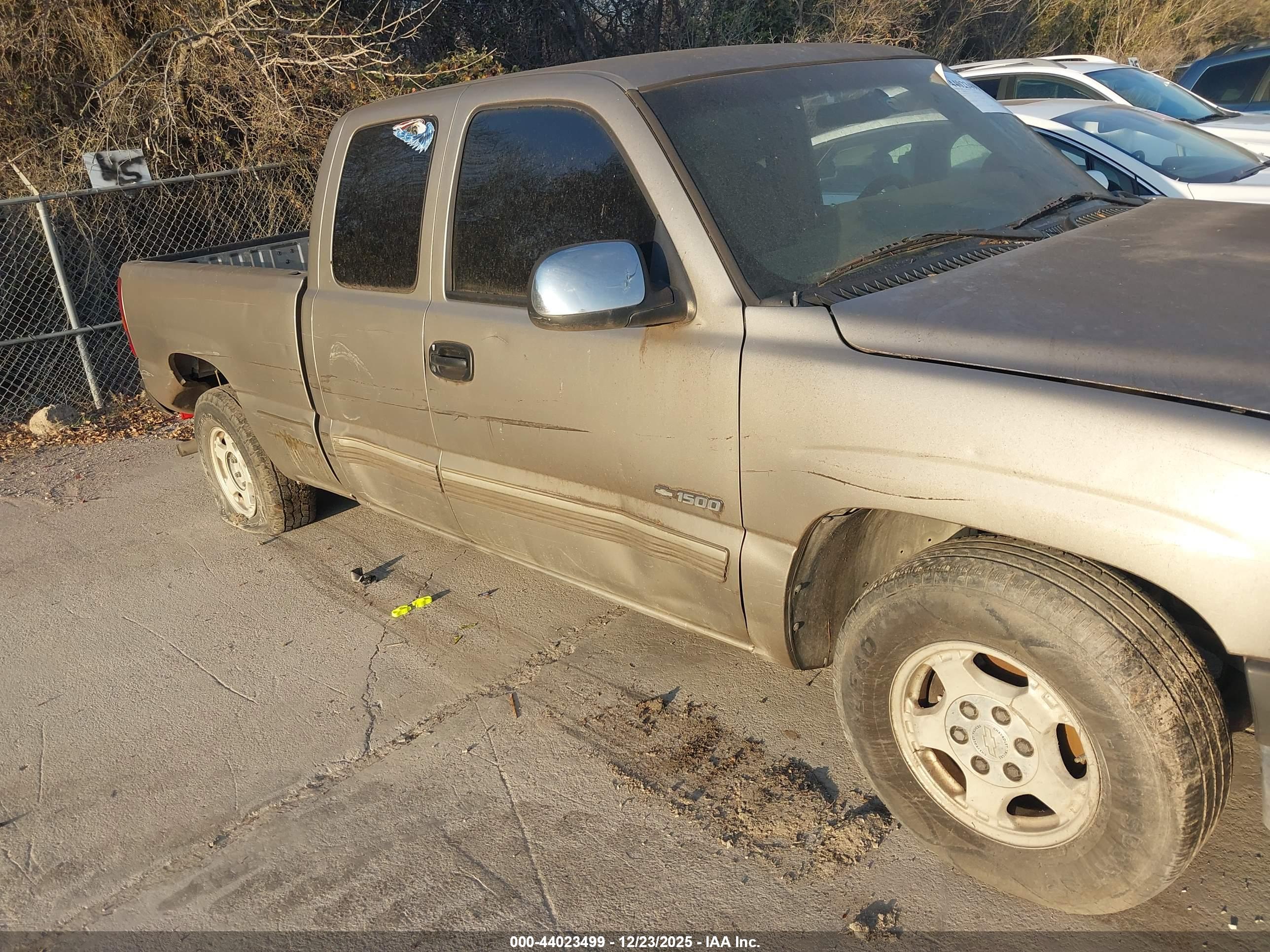 CHEVROLET SILVERADO image 6