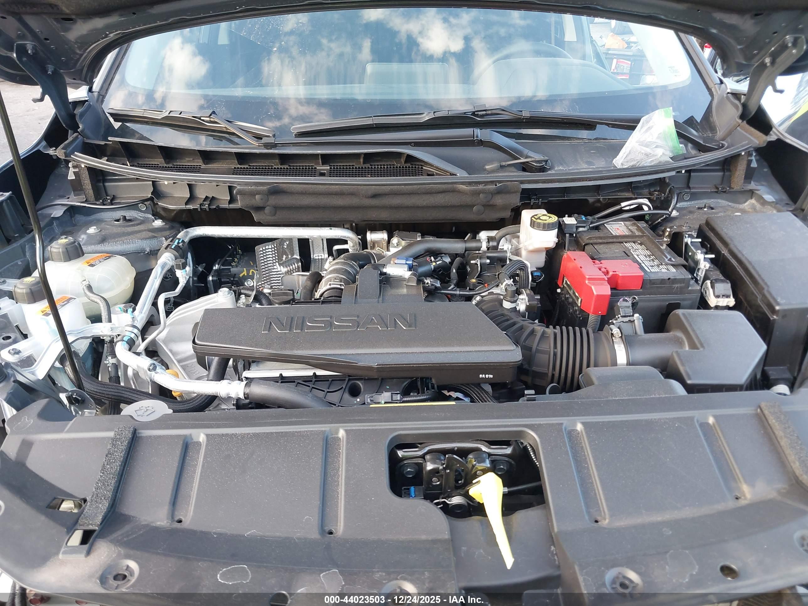 NISSAN ROGUE image 10
