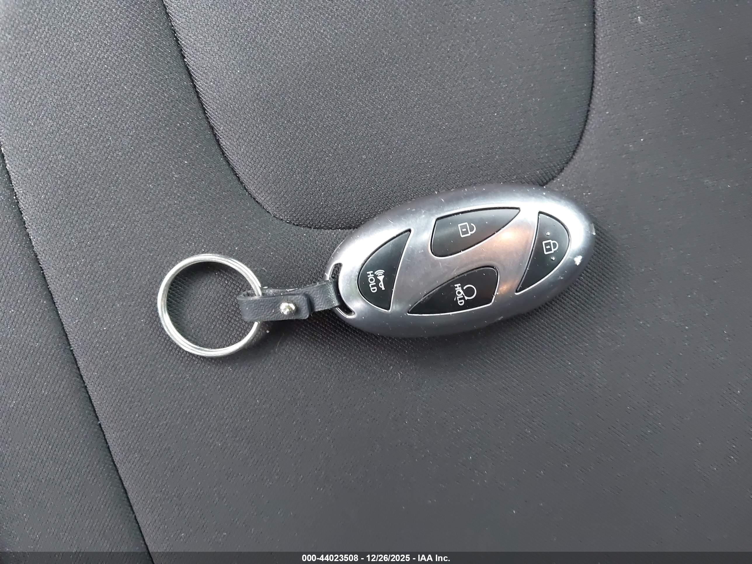 HYUNDAI ELANTRA image 11