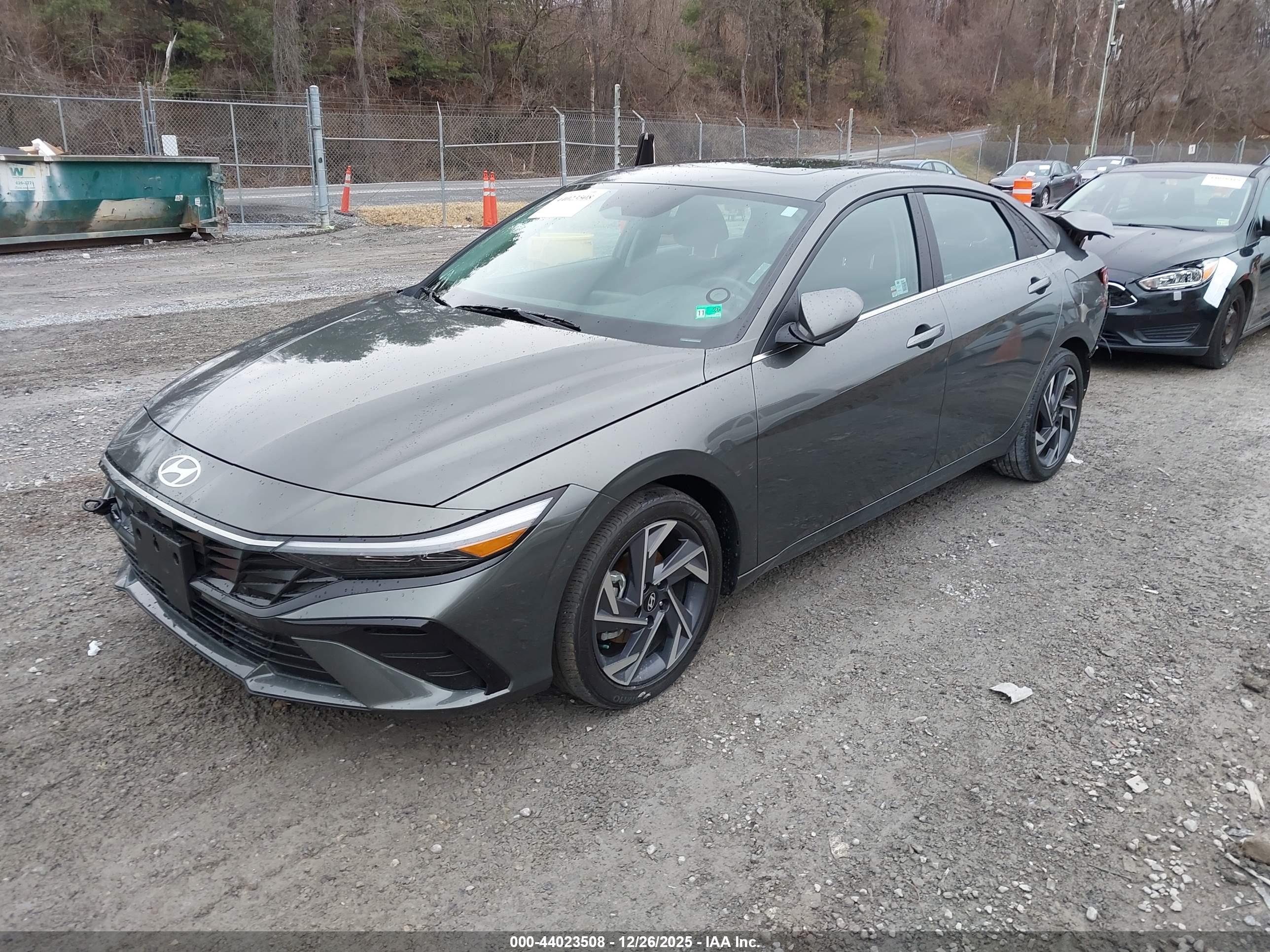 HYUNDAI ELANTRA image 2