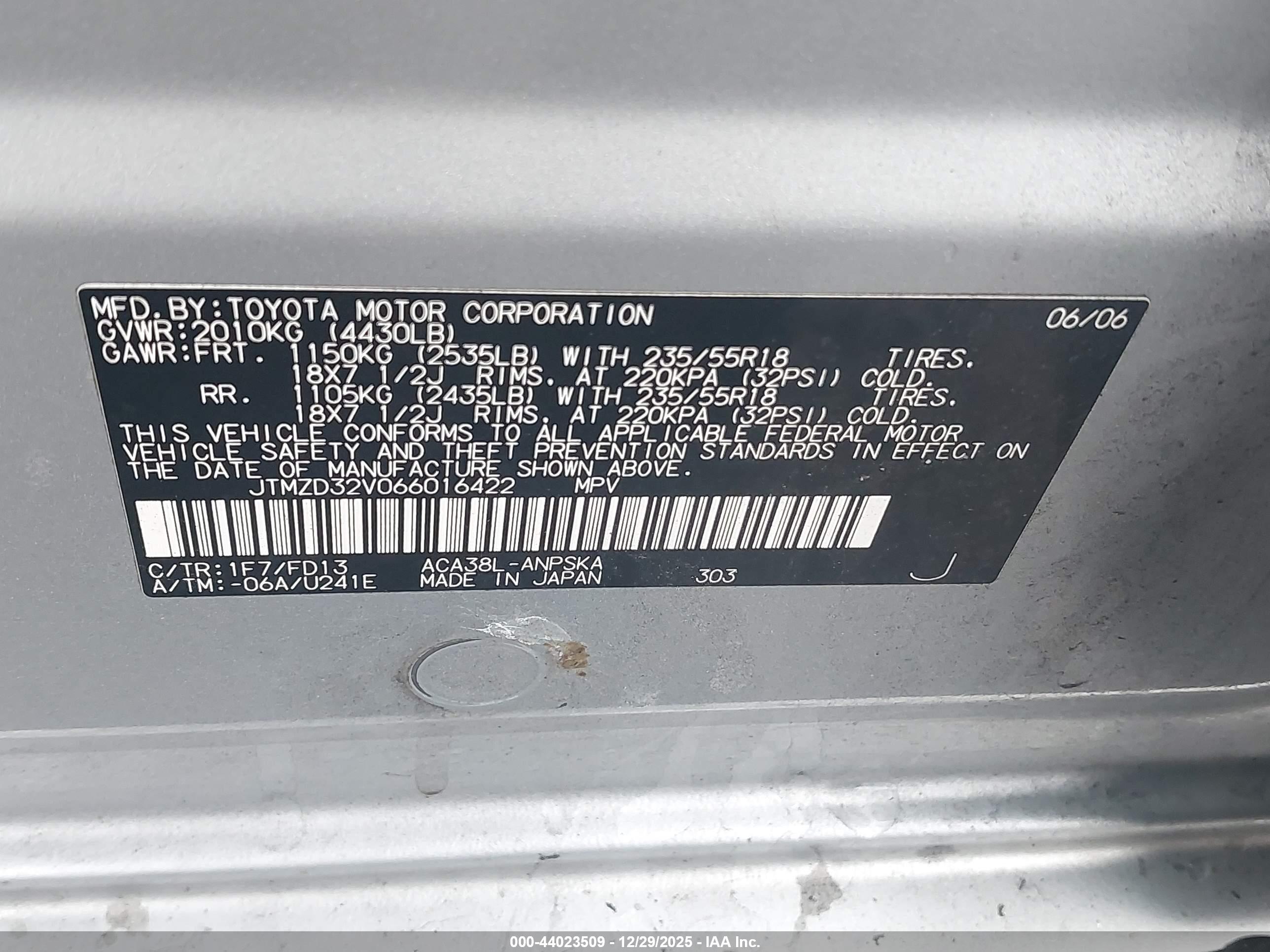 TOYOTA RAV4 image 9