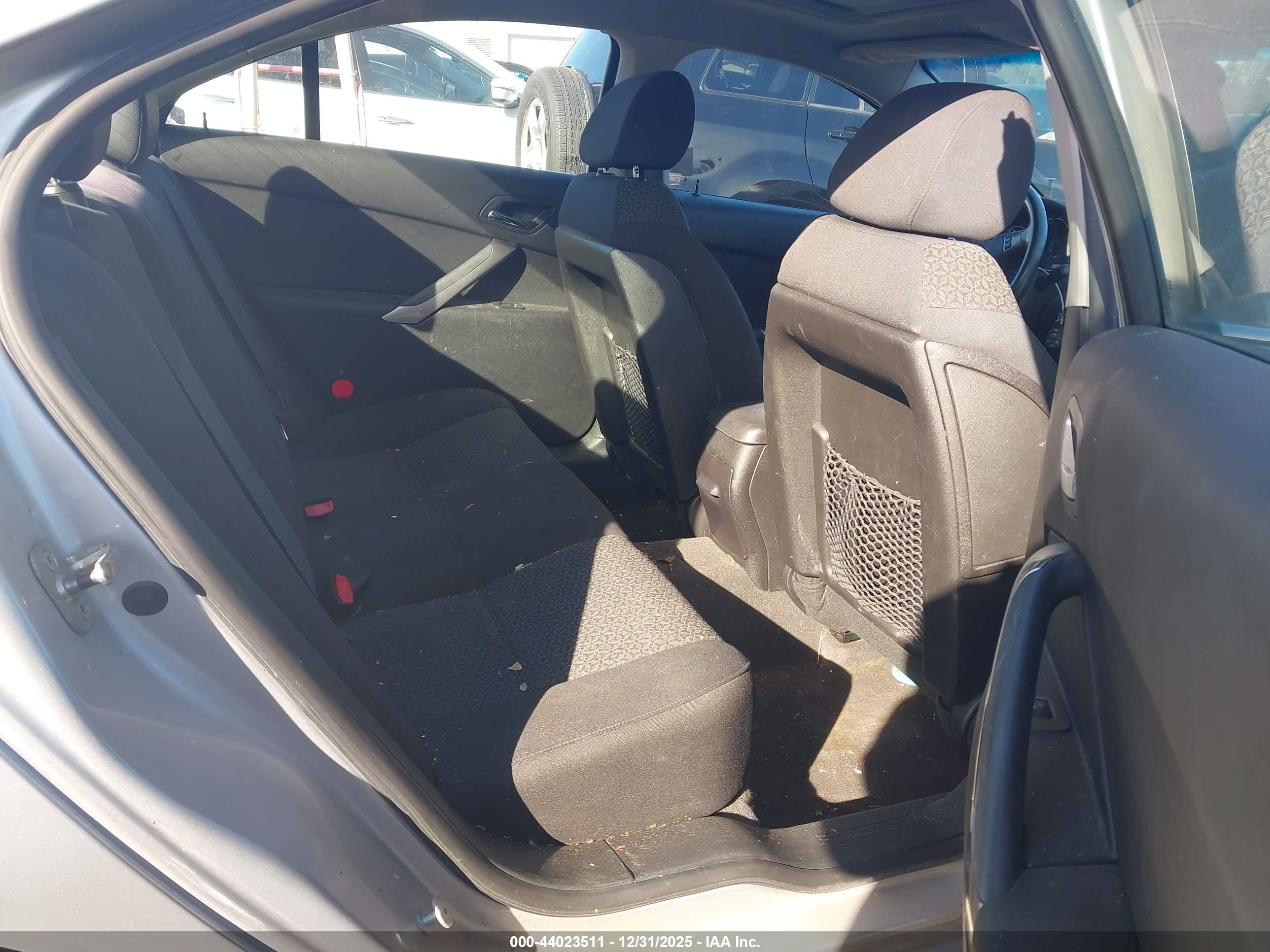 PONTIAC G6 image 8
