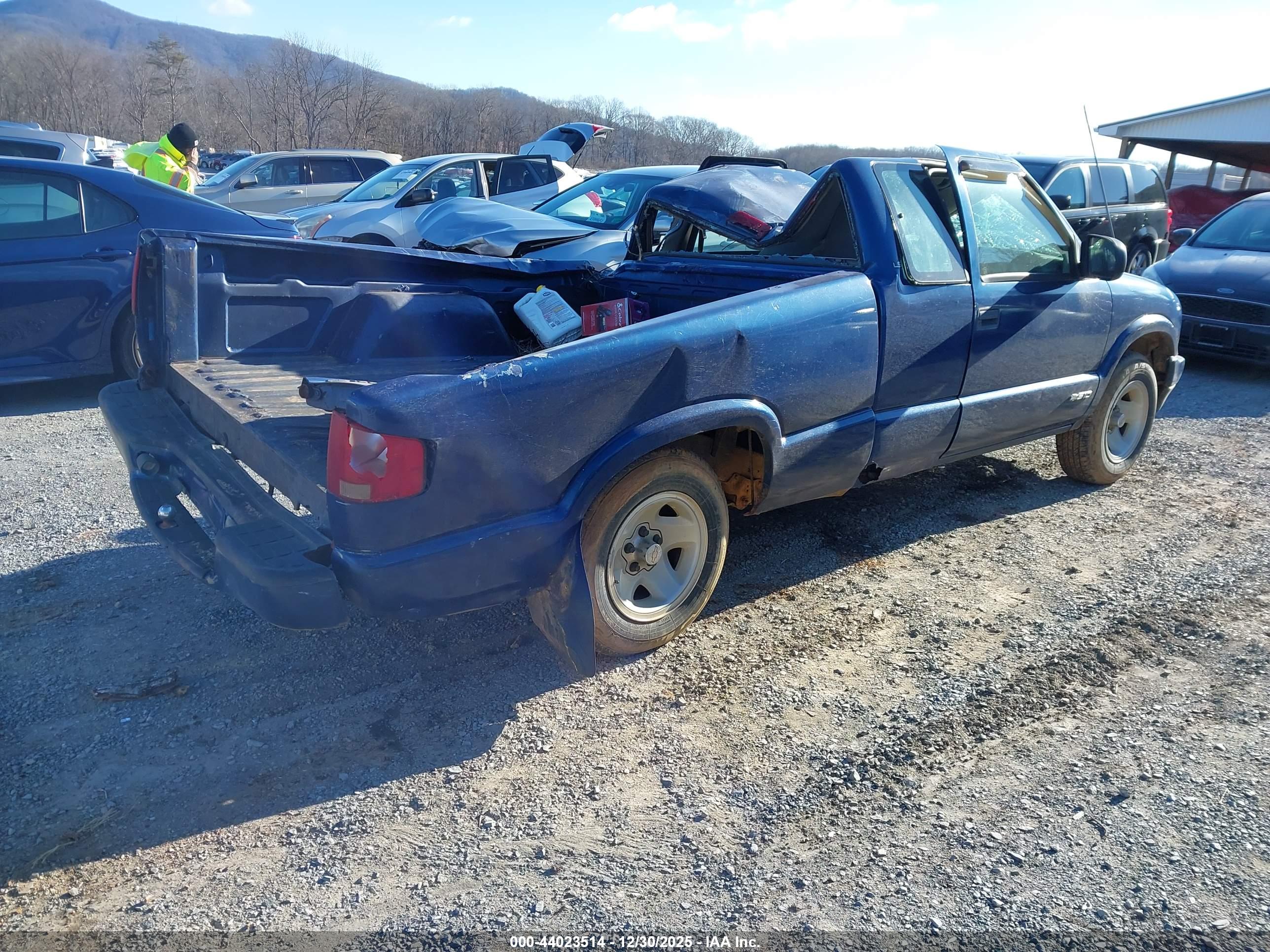 CHEVROLET S-10 image 4