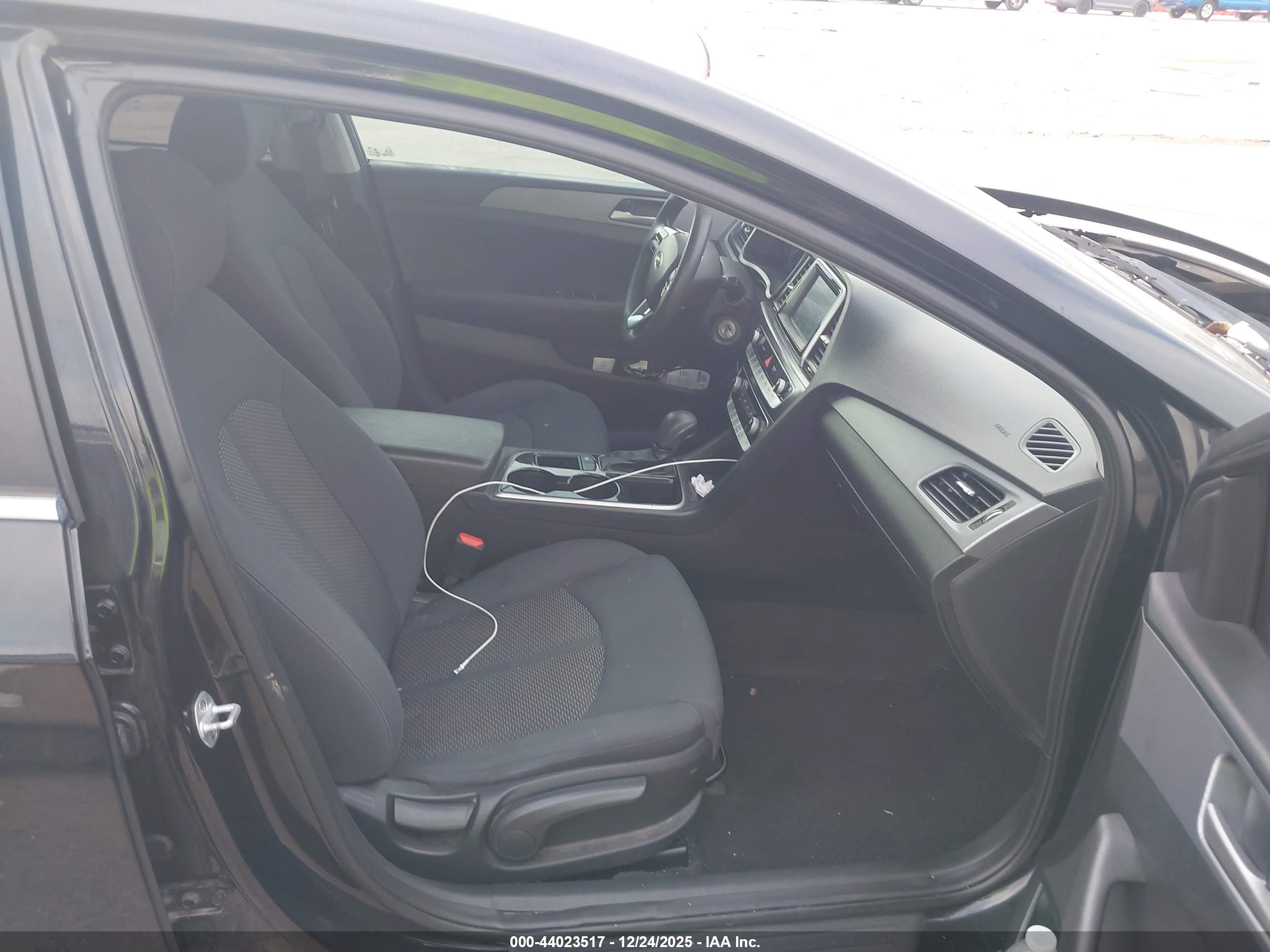 HYUNDAI SONATA image 5