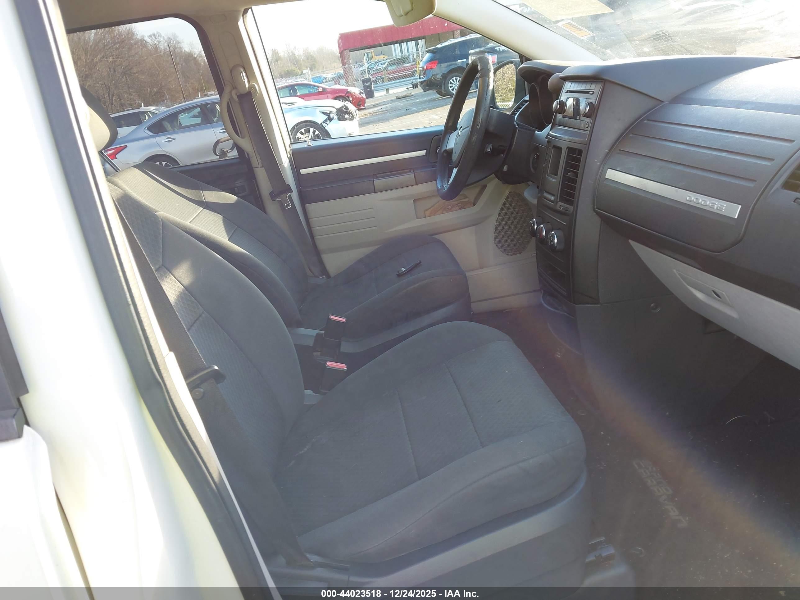 DODGE GRAND image 5