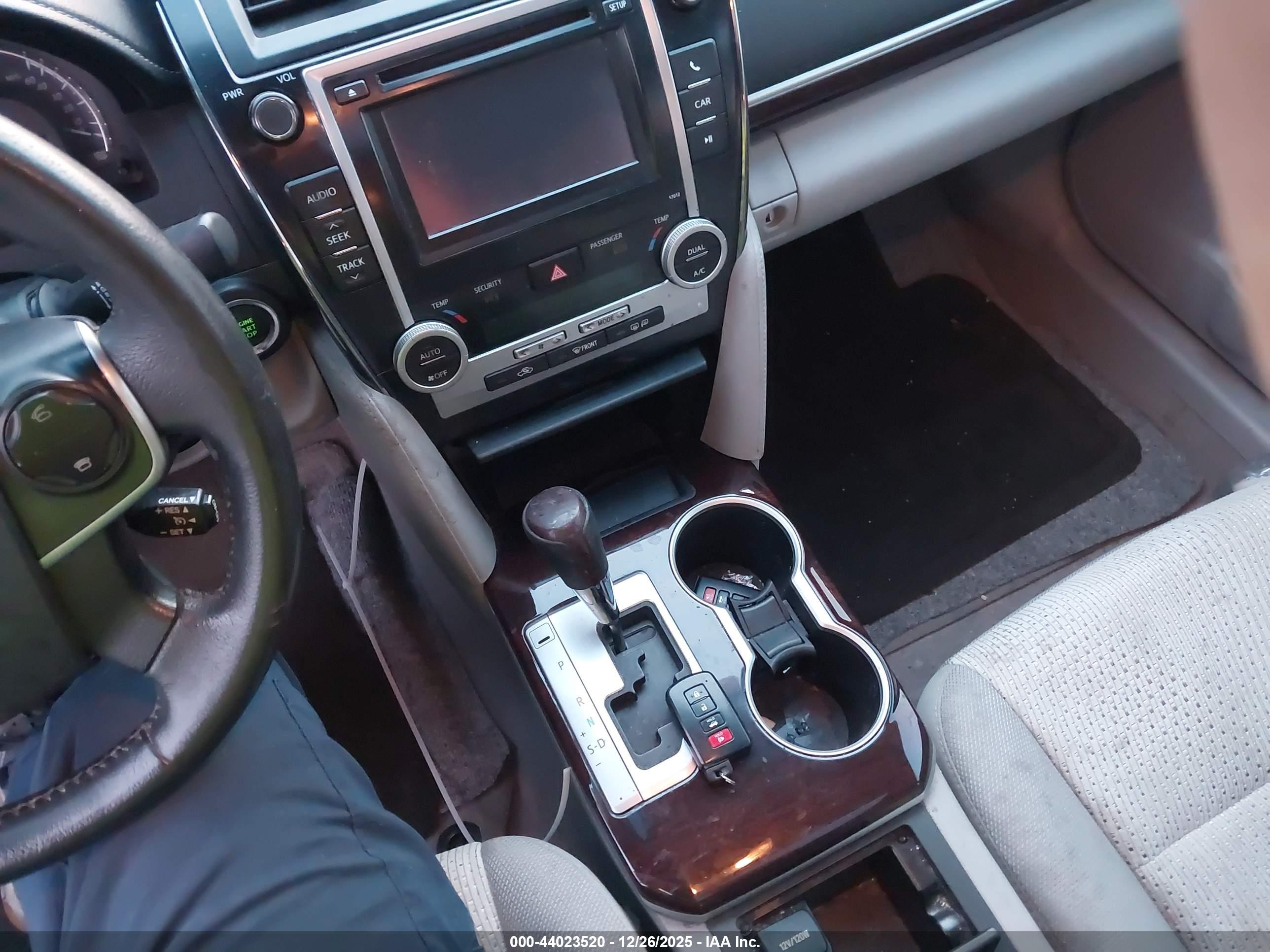 TOYOTA CAMRY image 11