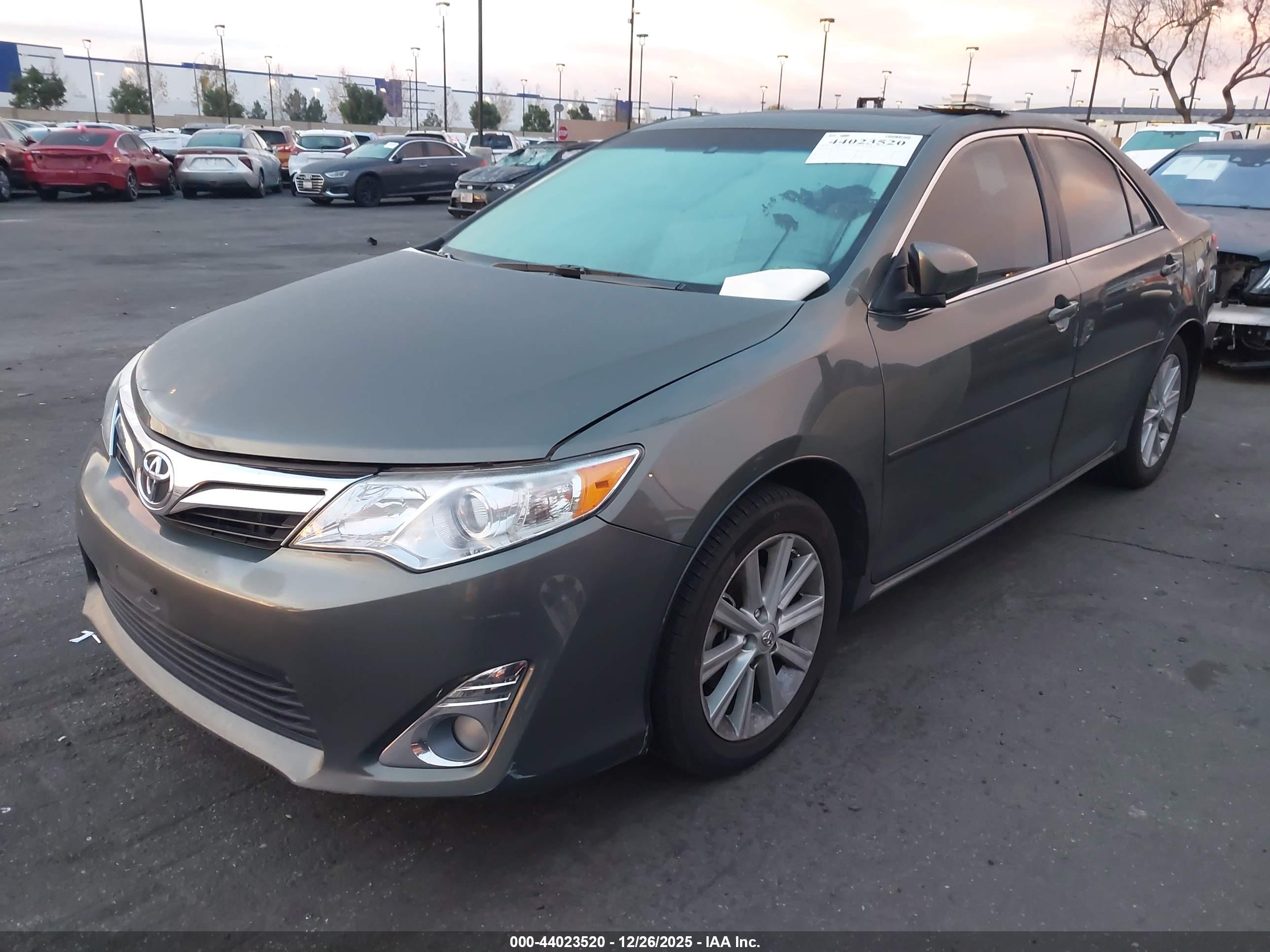 TOYOTA CAMRY image 2