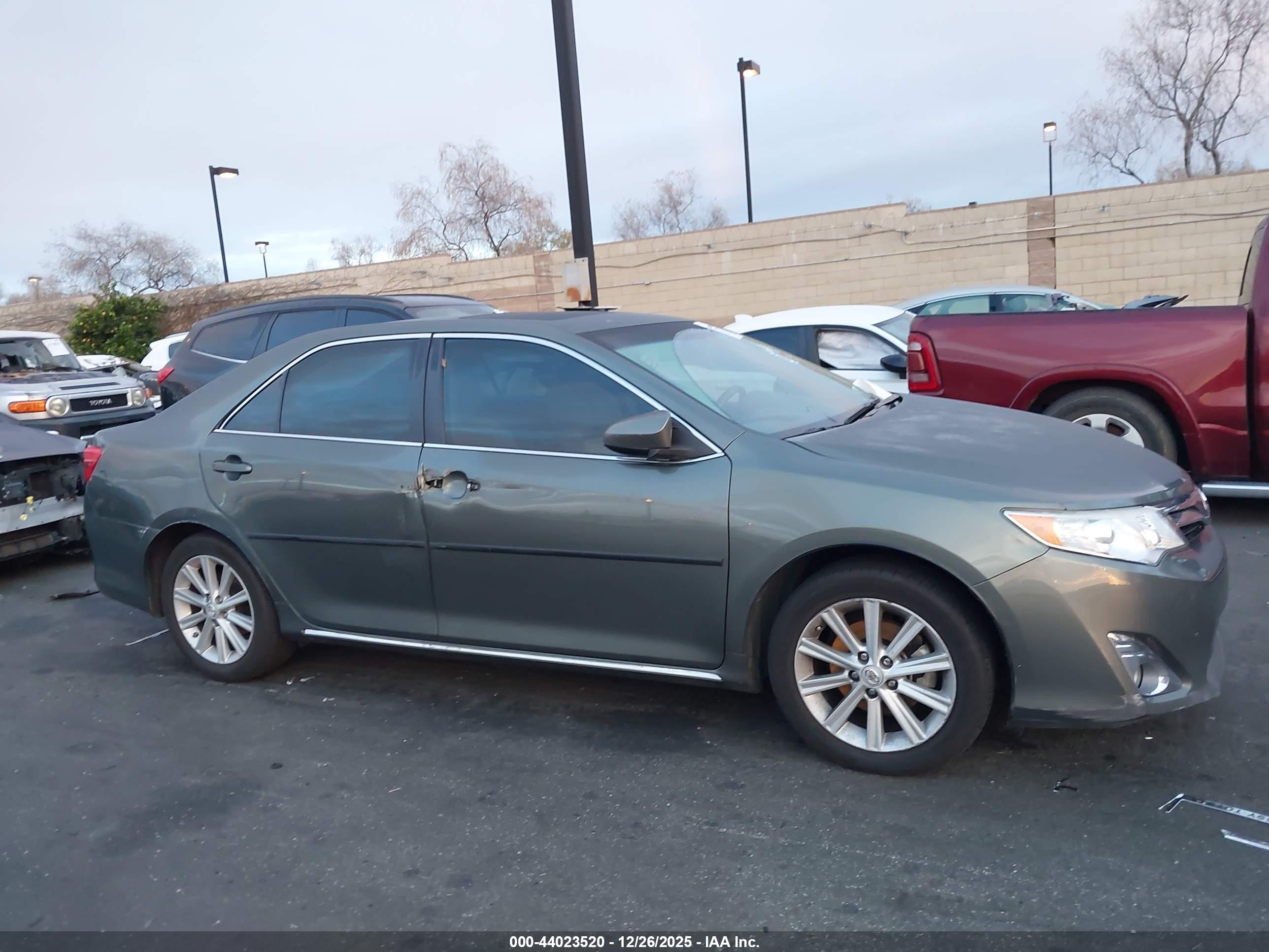 TOYOTA CAMRY image 6