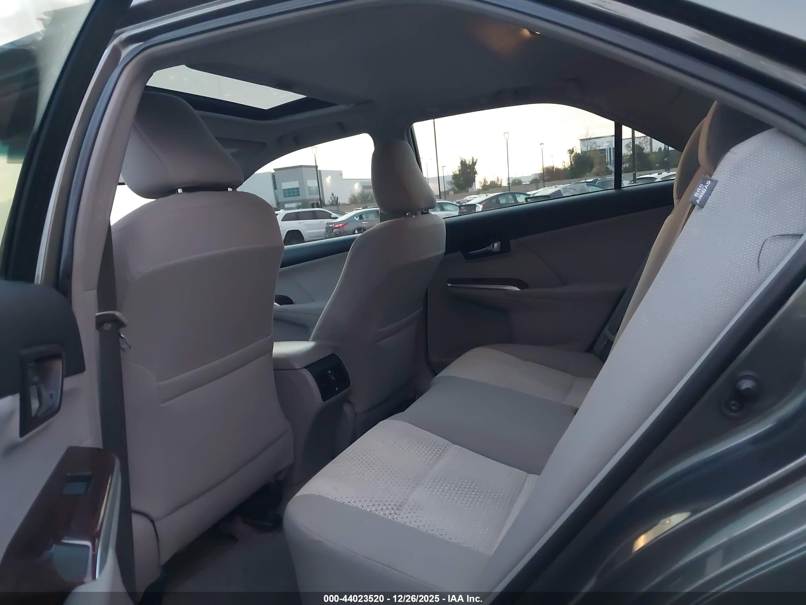 TOYOTA CAMRY image 8