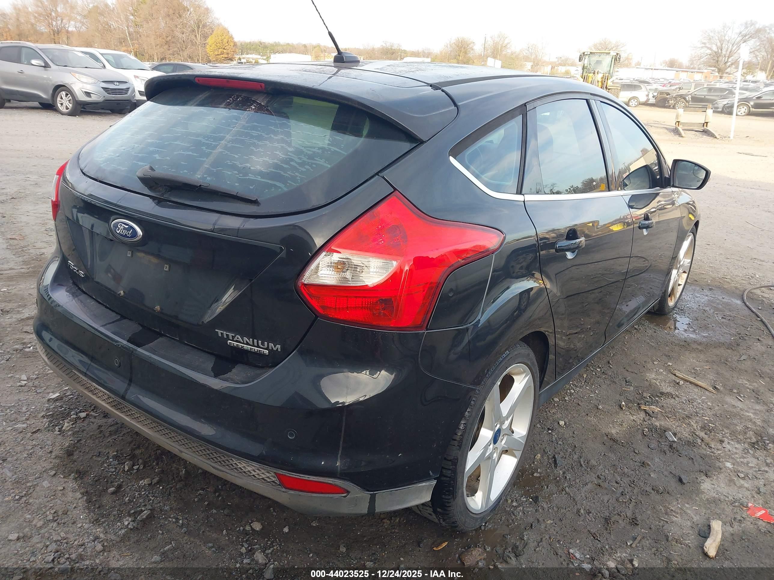 FORD FOCUS image 4