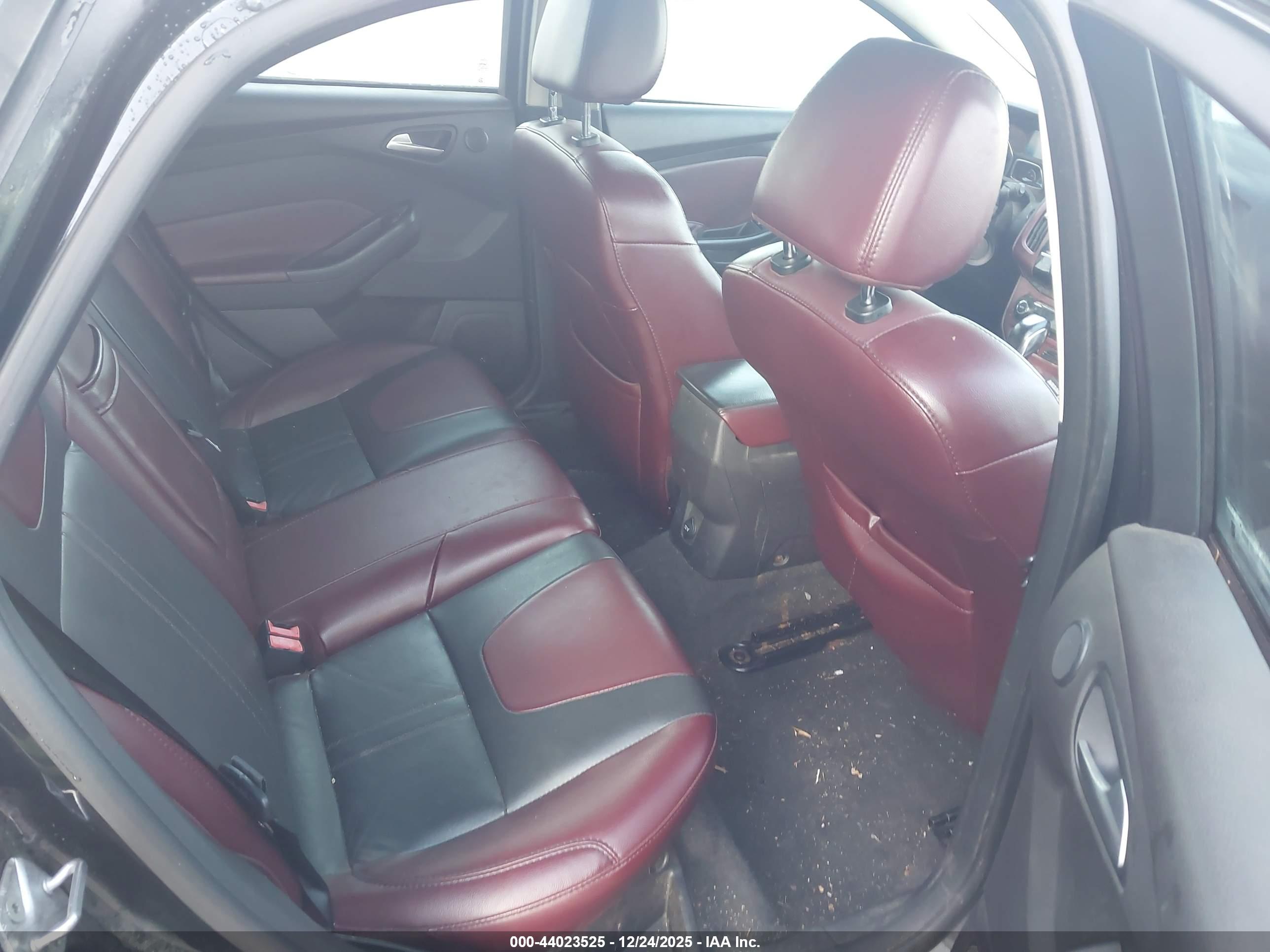 FORD FOCUS image 8