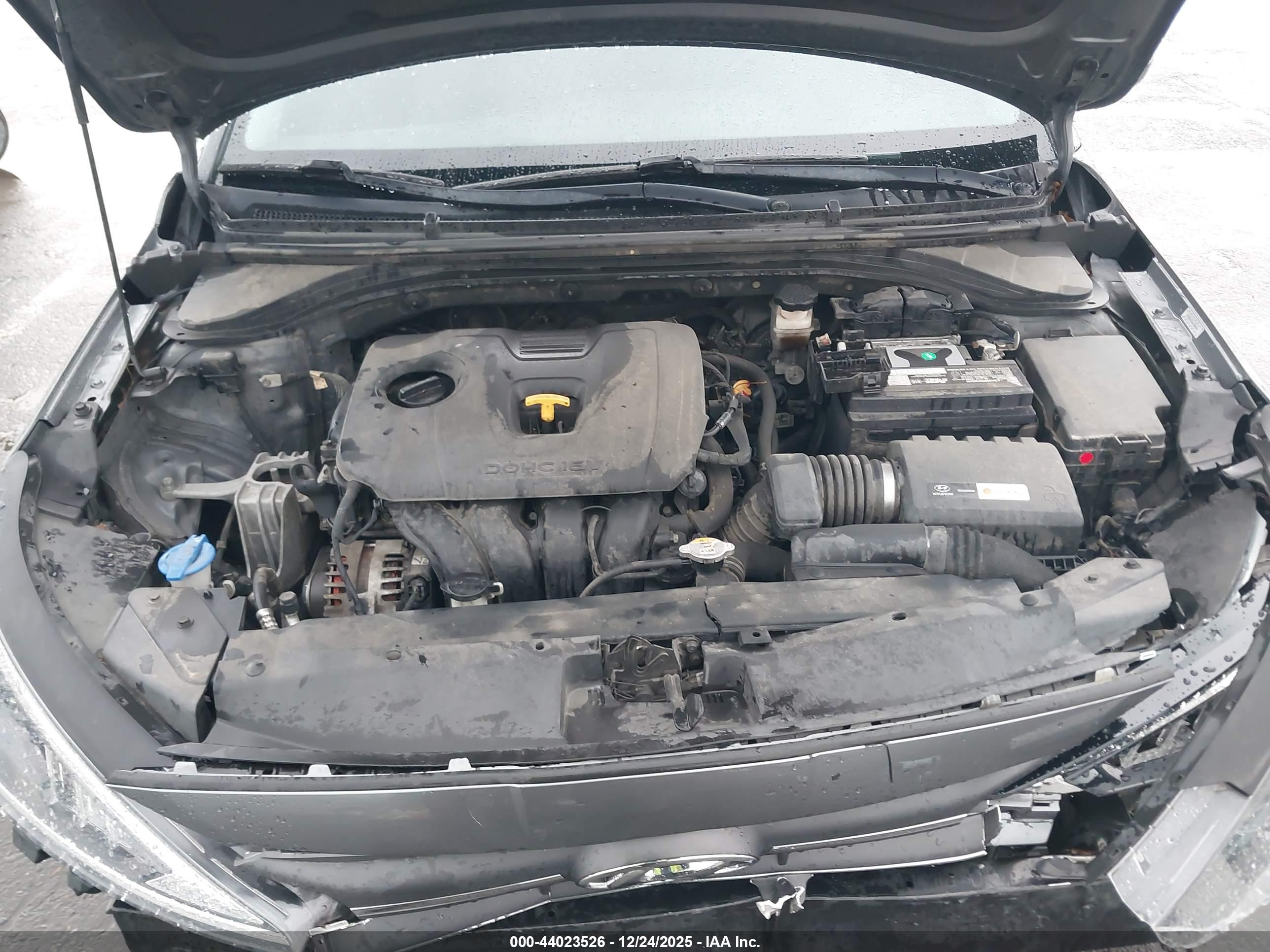 HYUNDAI ELANTRA image 10
