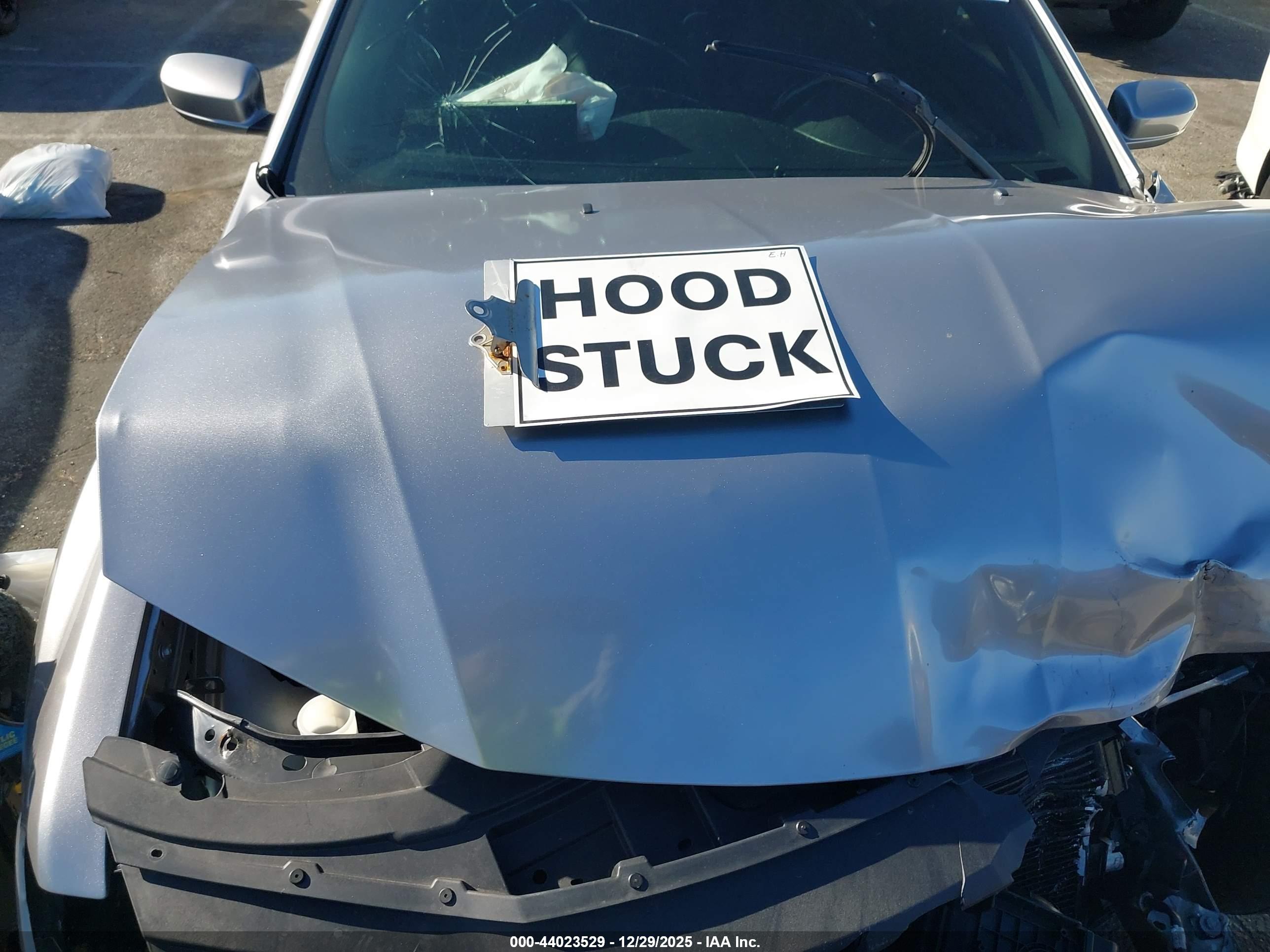 CHRYSLER 300 image 10
