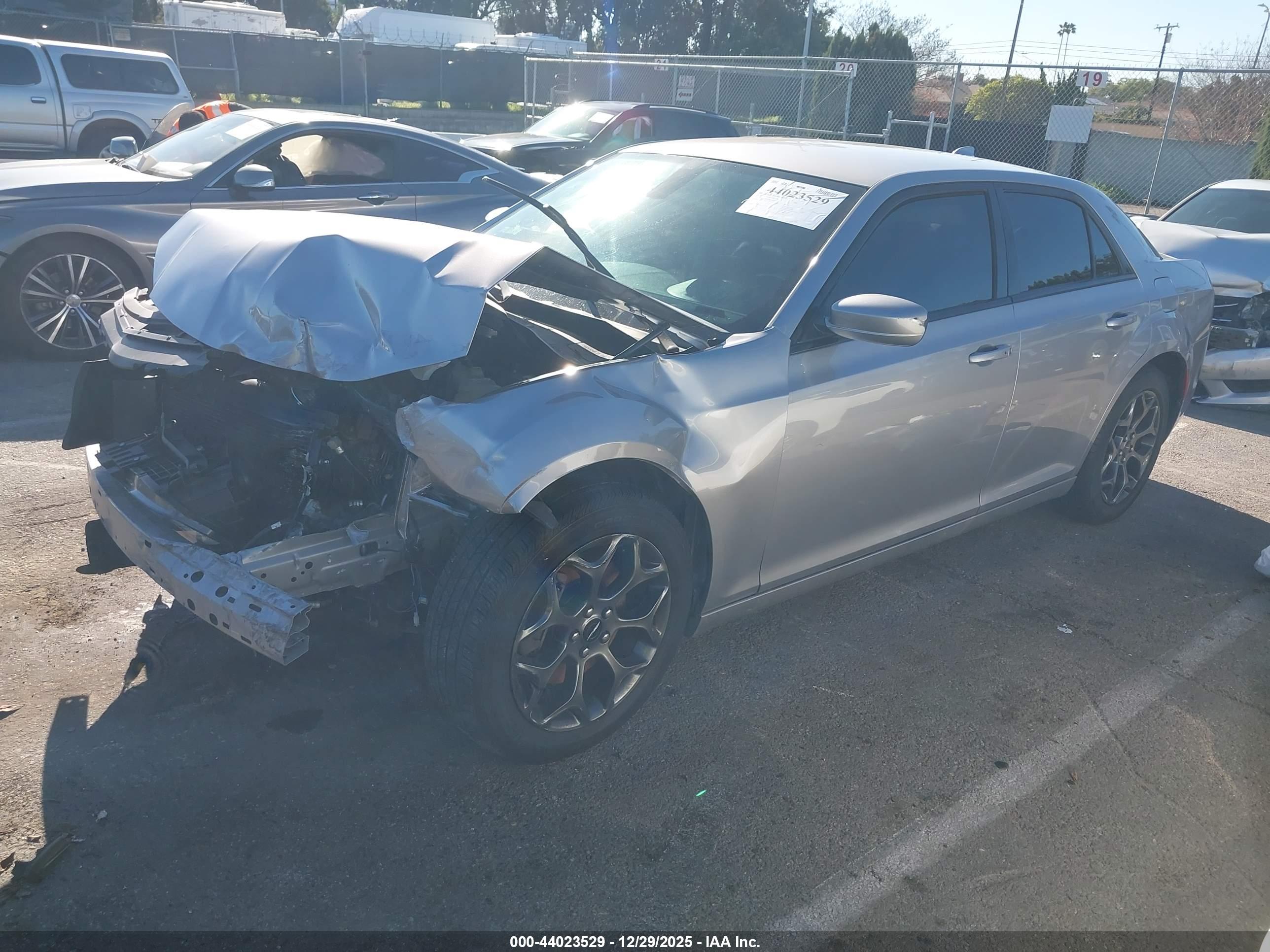 CHRYSLER 300 image 2