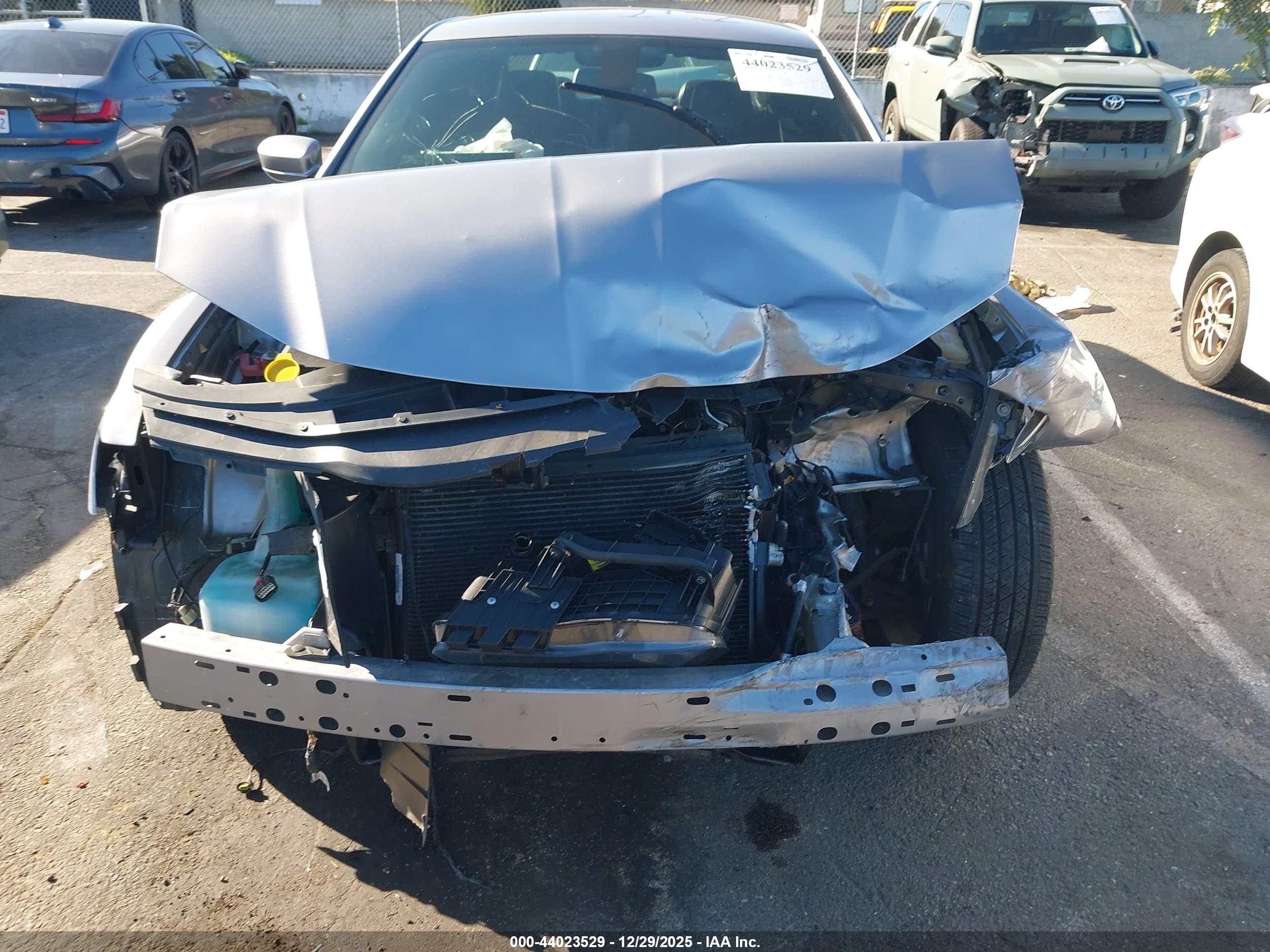 CHRYSLER 300 image 6
