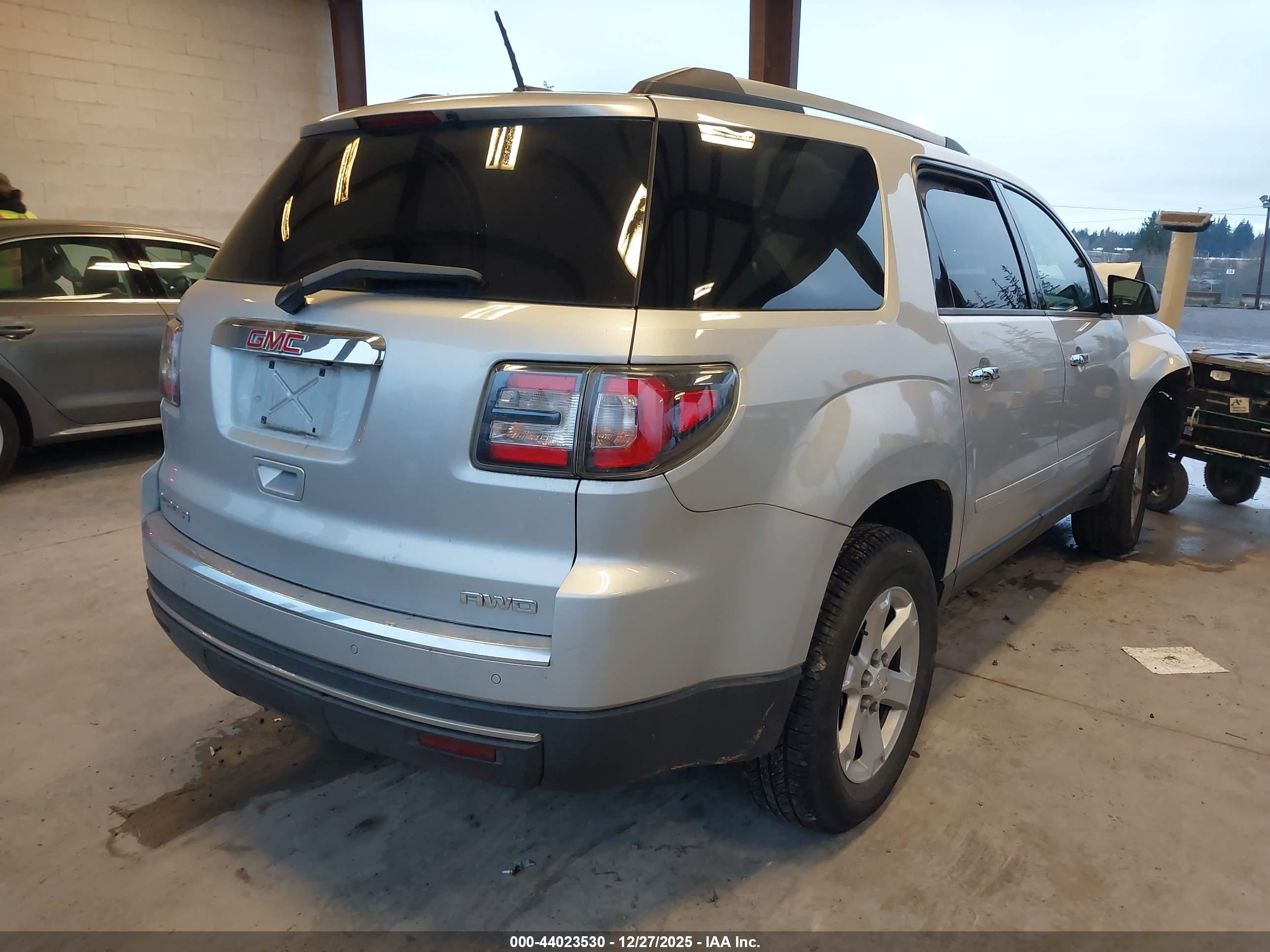 GMC ACADIA image 4