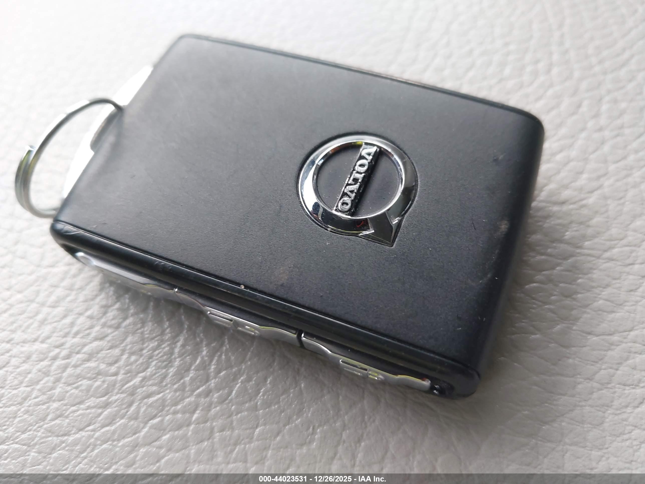VOLVO XC90 image 11